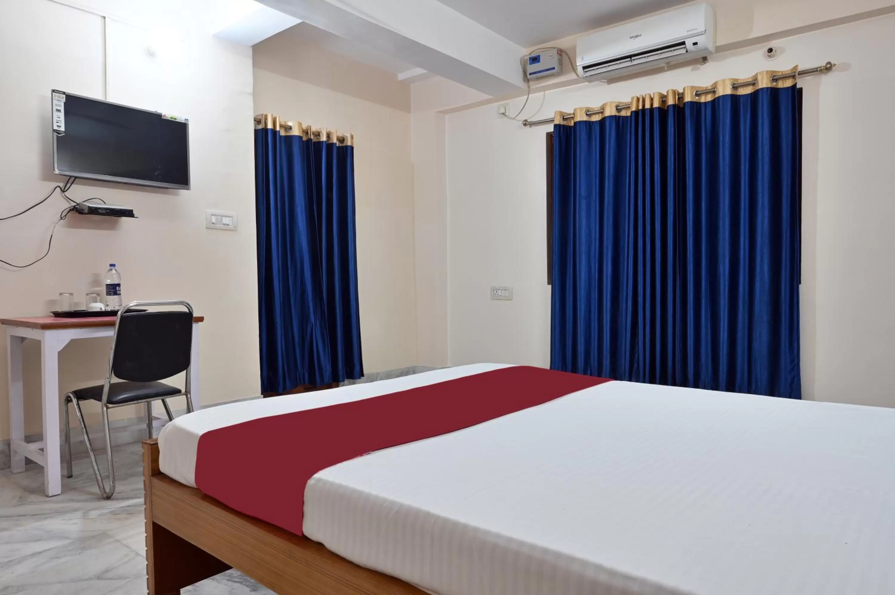 Photo of the whole room in The Clovers Inn Boring Road