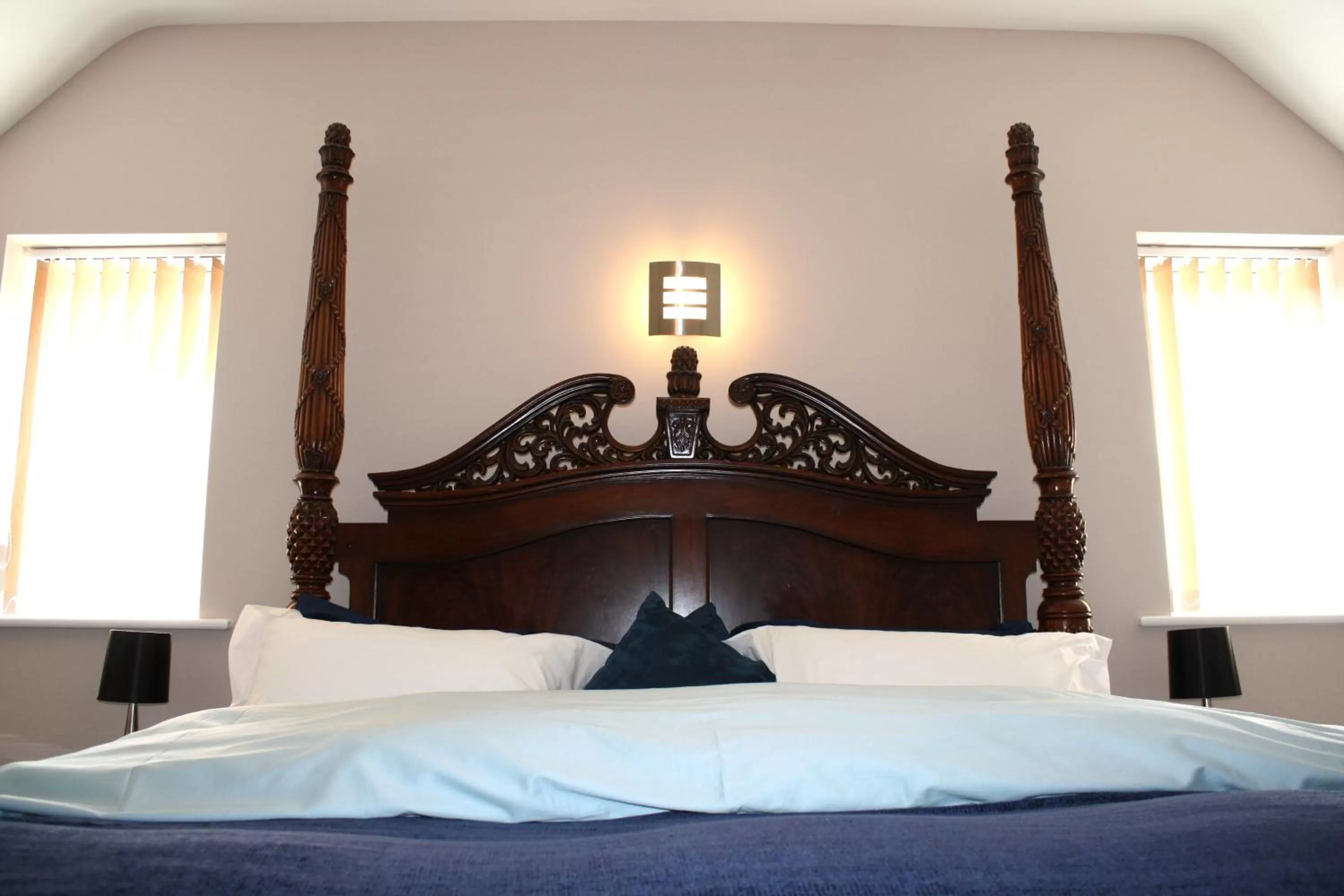 Bed in B&B Dorwyn Manor