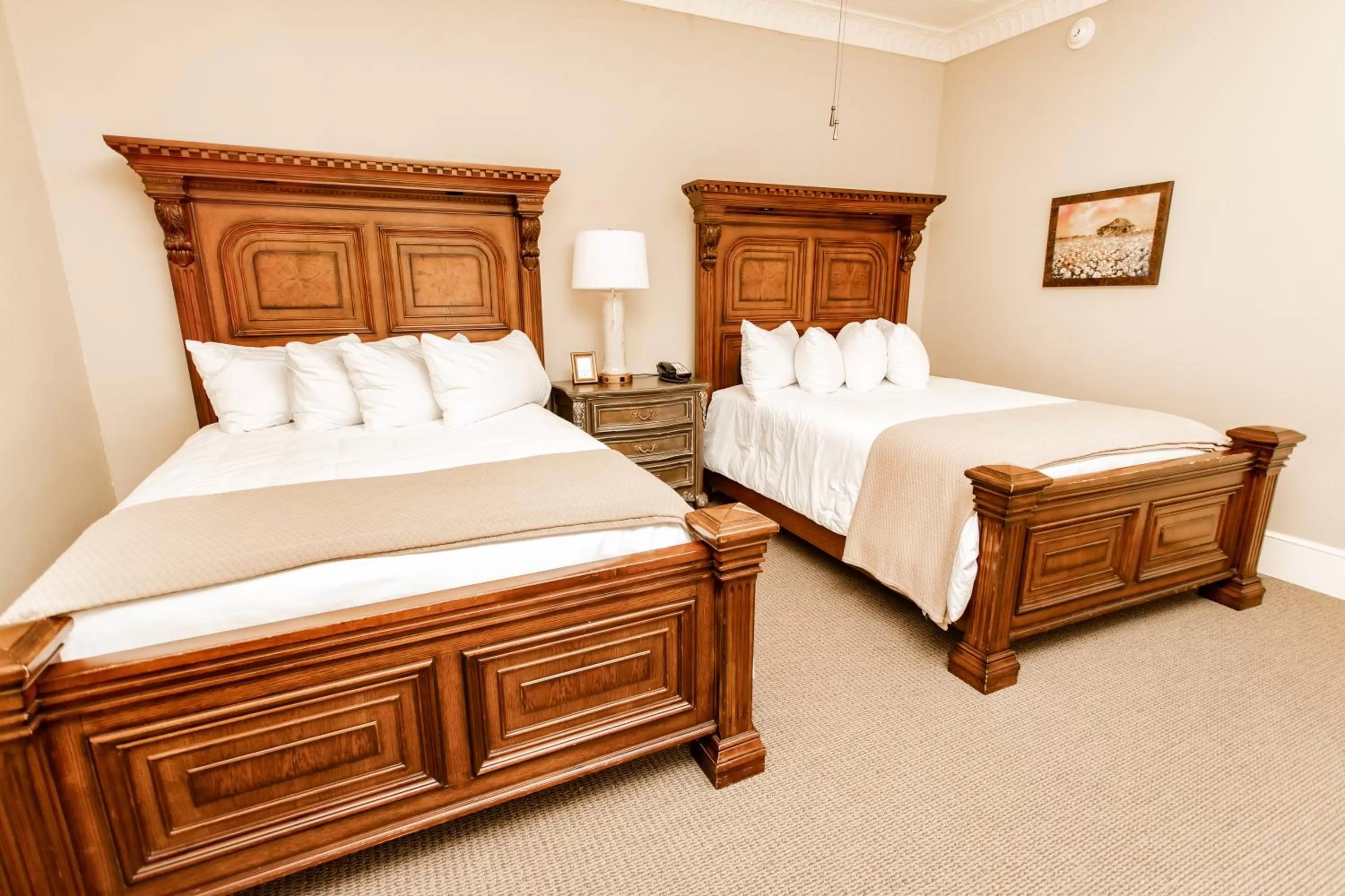 Photo of the whole room, Bed in Grand Hotel