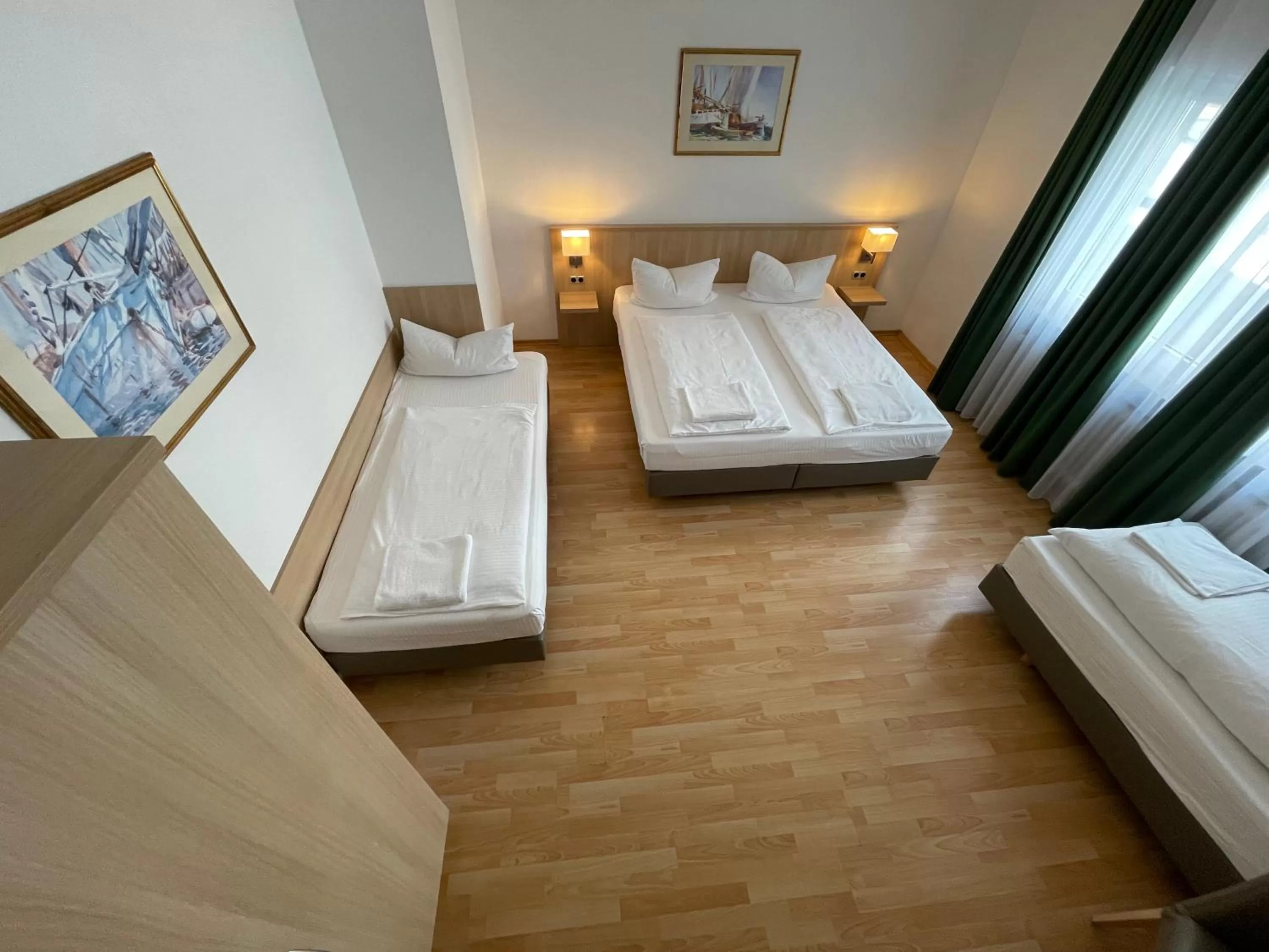 Bed in Hafner Hotel- Apartment