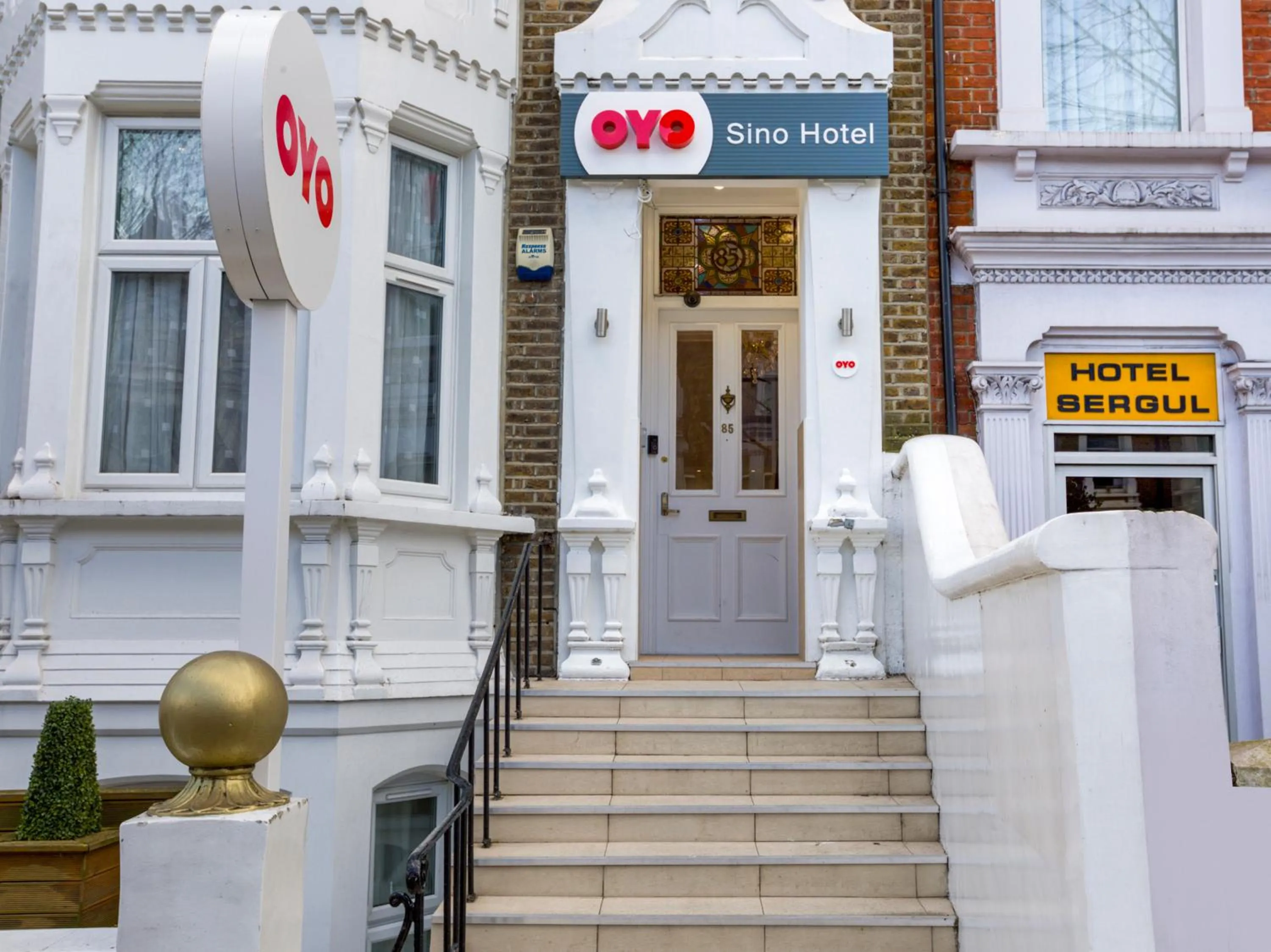 Facade/entrance in Sino Hotel