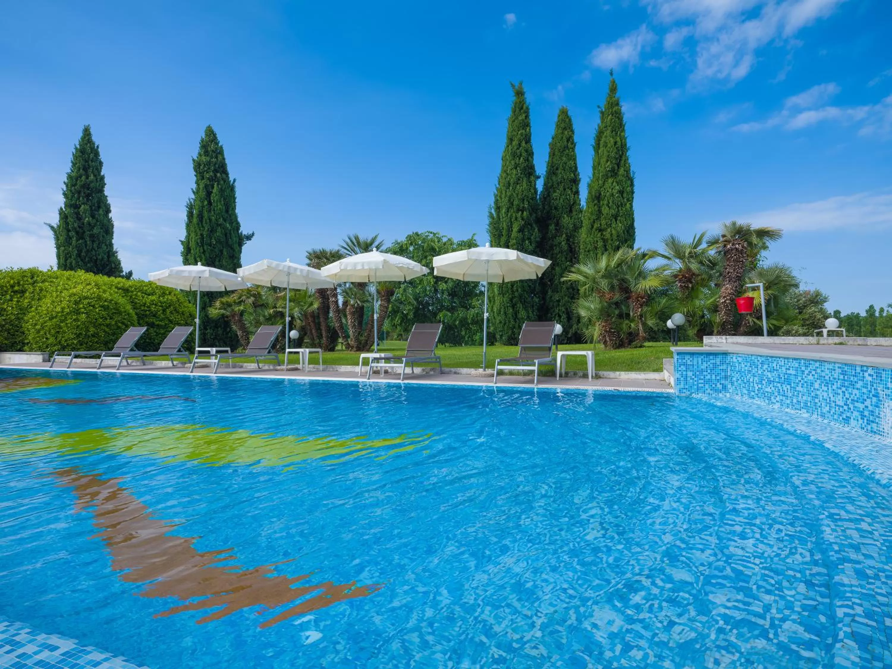 Swimming pool in Active Hotel Paradiso