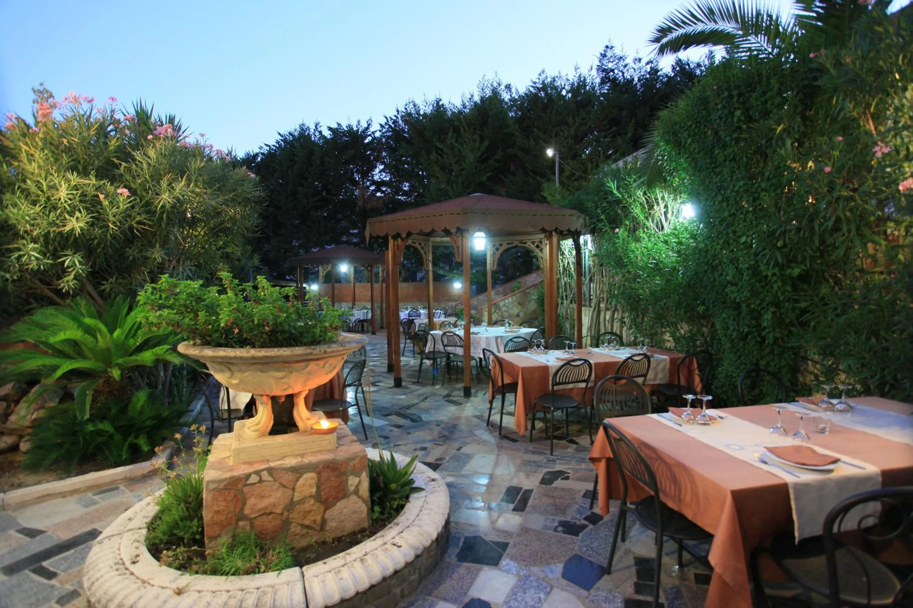 Restaurant/places to eat in Balconata 2.0 Banqueting & Accommodations