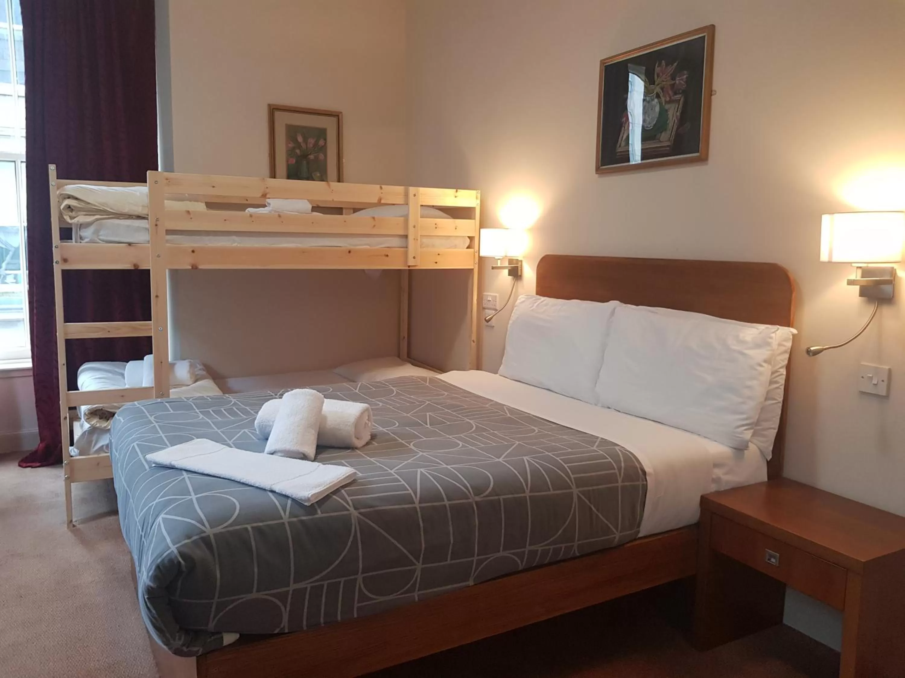 Bedroom, Bed in Aberdeen House