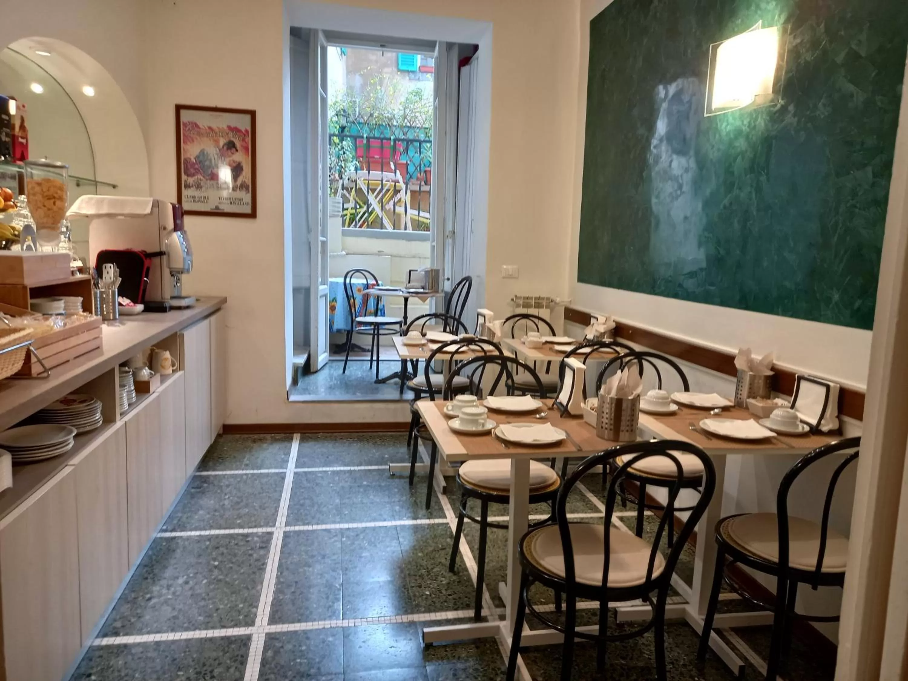 Breakfast in Hotel Tourist House