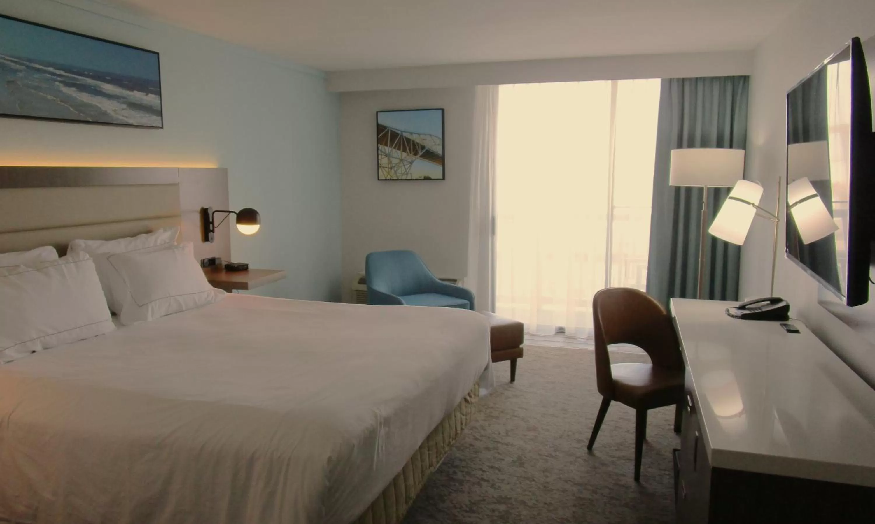 Bed in DoubleTree by Hilton Corpus Christi Beachfront