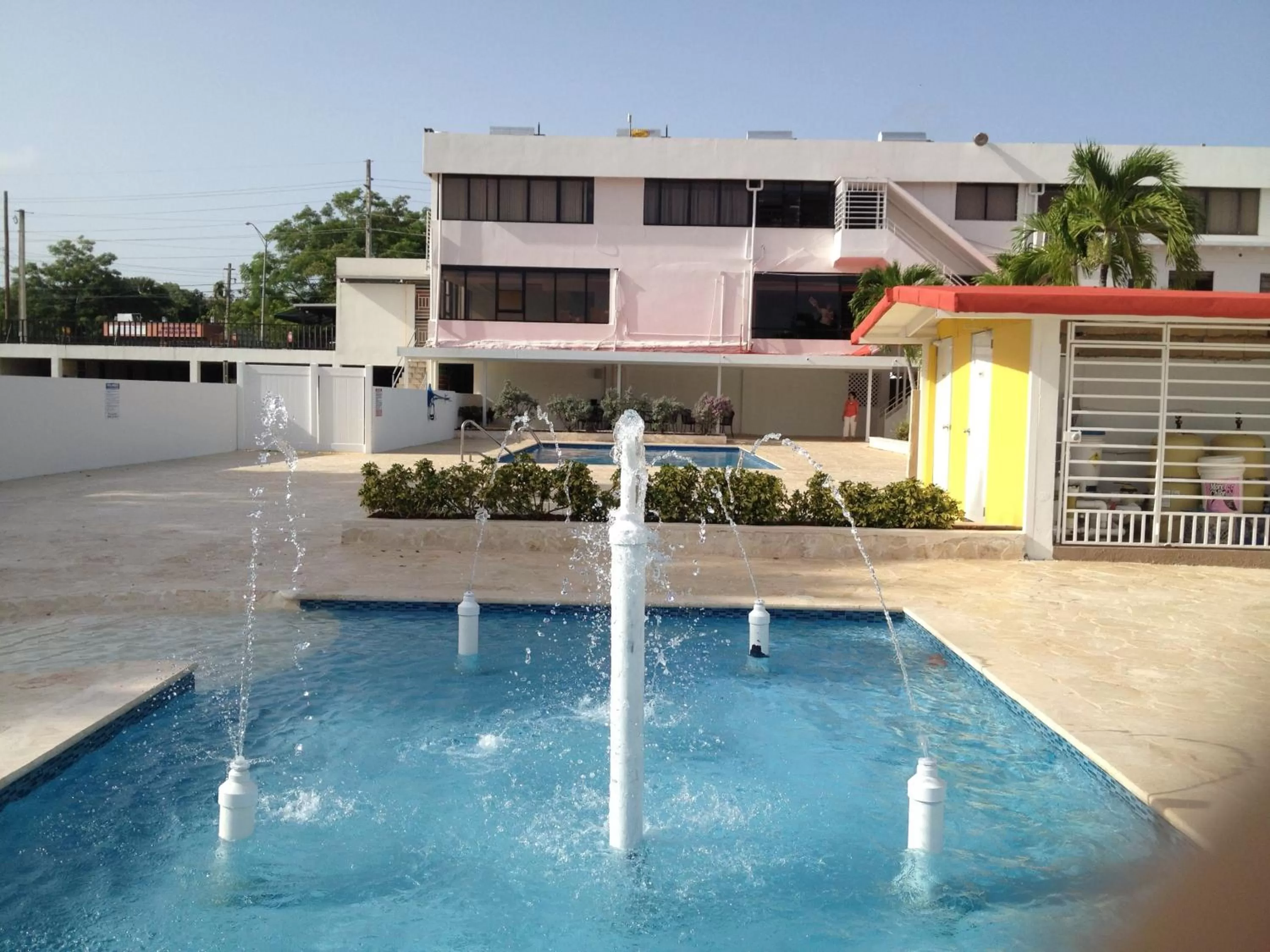 Property building, Swimming Pool in Arecibo Inn