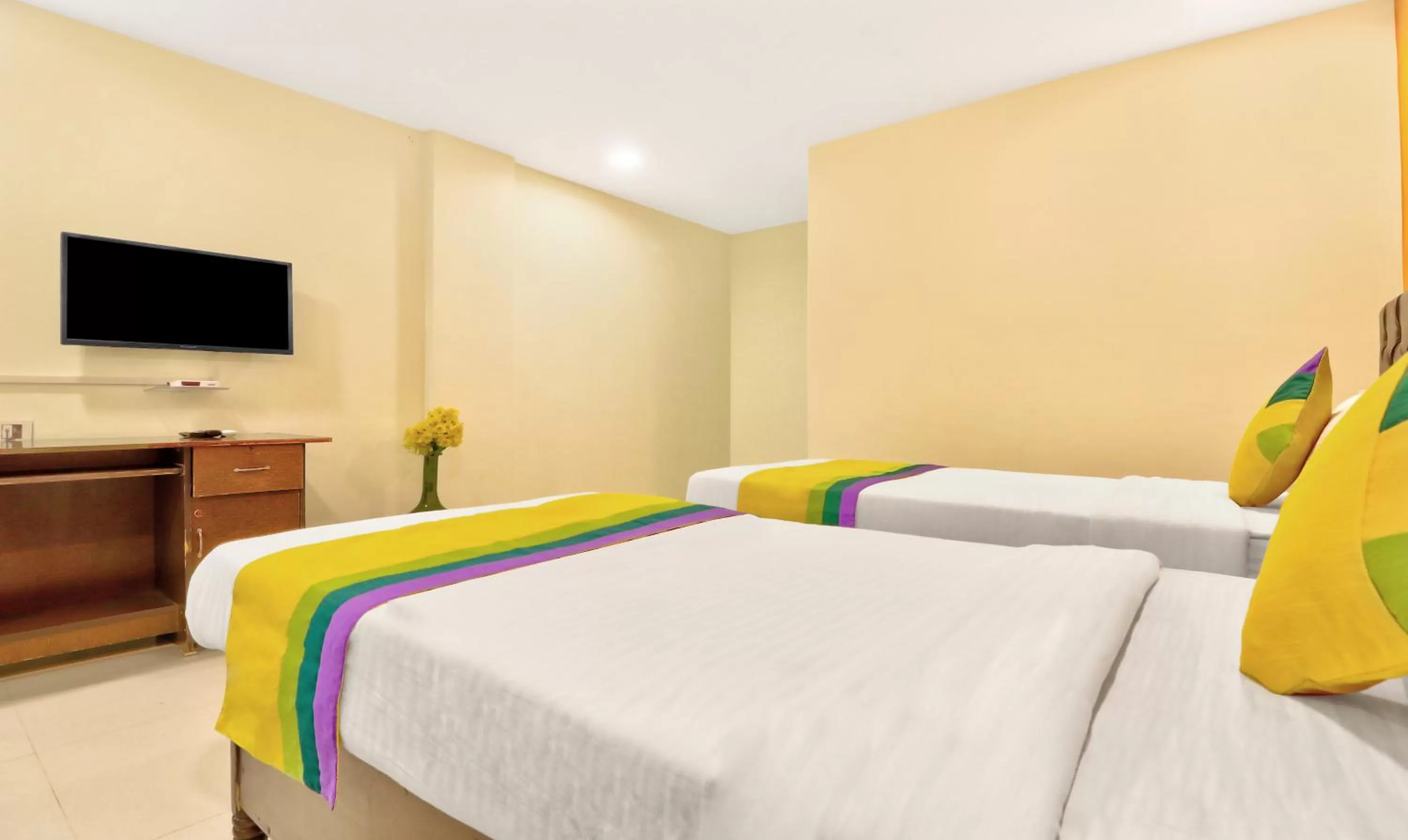 Bed in Itsy Hotels Carnival Inn
