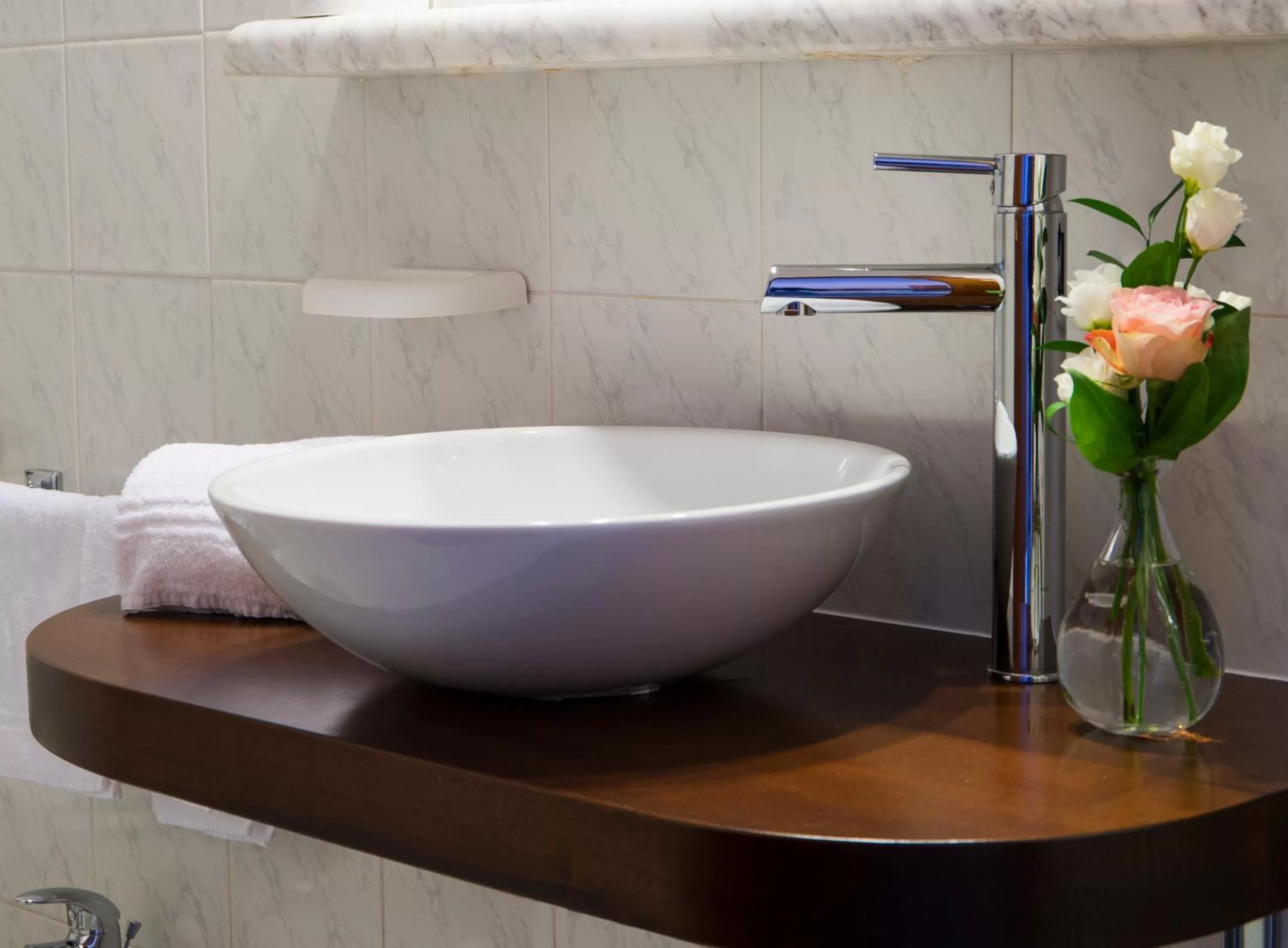 Bathroom in Hotel Monti