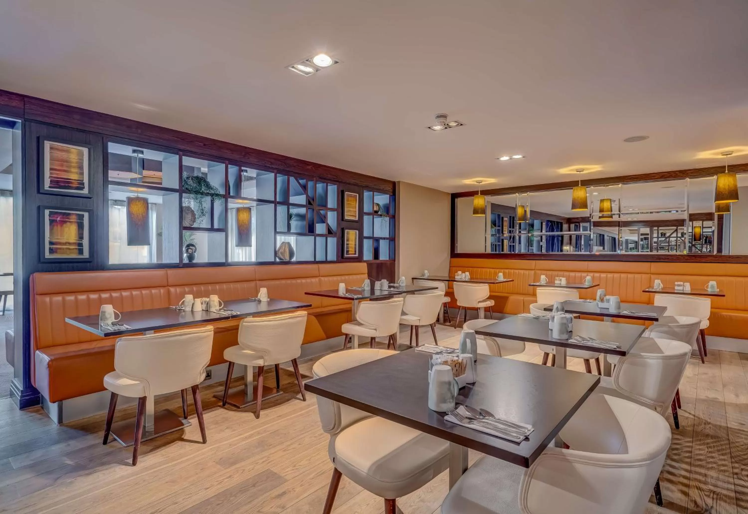 Restaurant/places to eat in DoubleTree by Hilton London Ealing