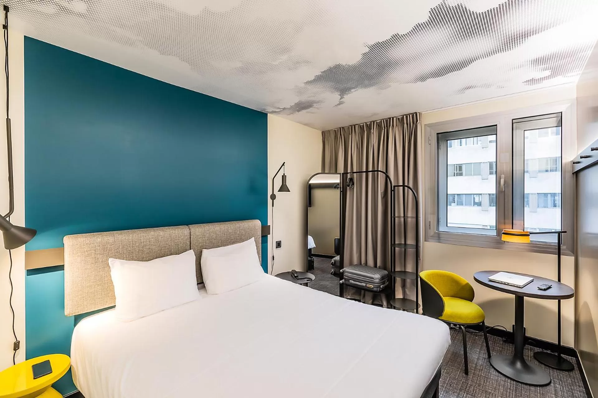 Photo of the whole room, Bed in Hotel ibis Lisboa Saldanha