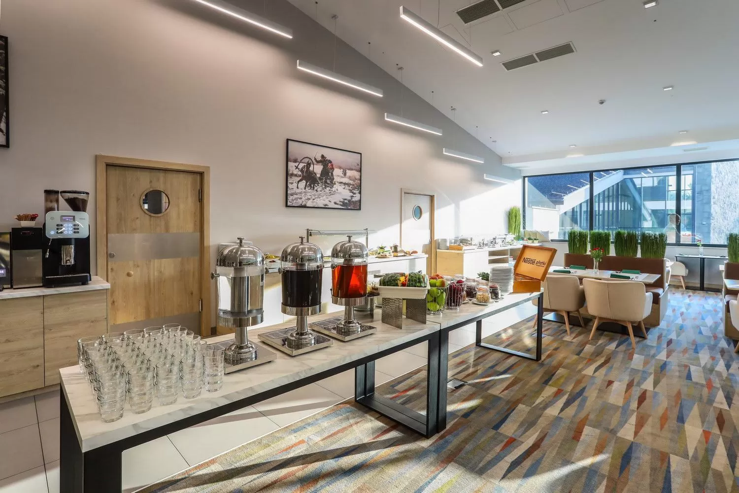 Restaurant/places to eat in Magnus Resort