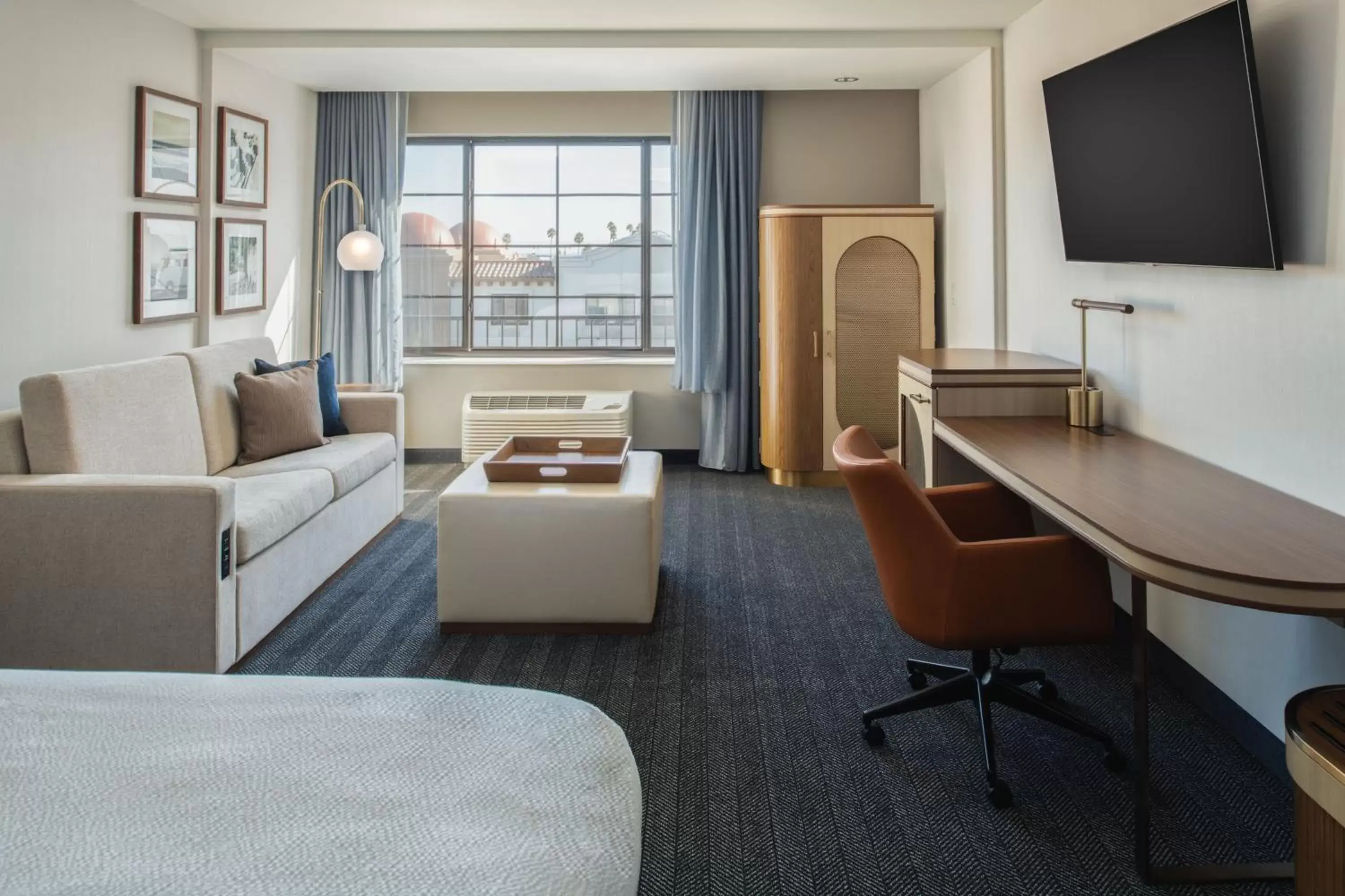 Standard King Room with Sofa Bed in Courtyard by Marriott Santa Cruz Standard King Room with Sofa Bed in Courtyard by Marriott Santa Cruz