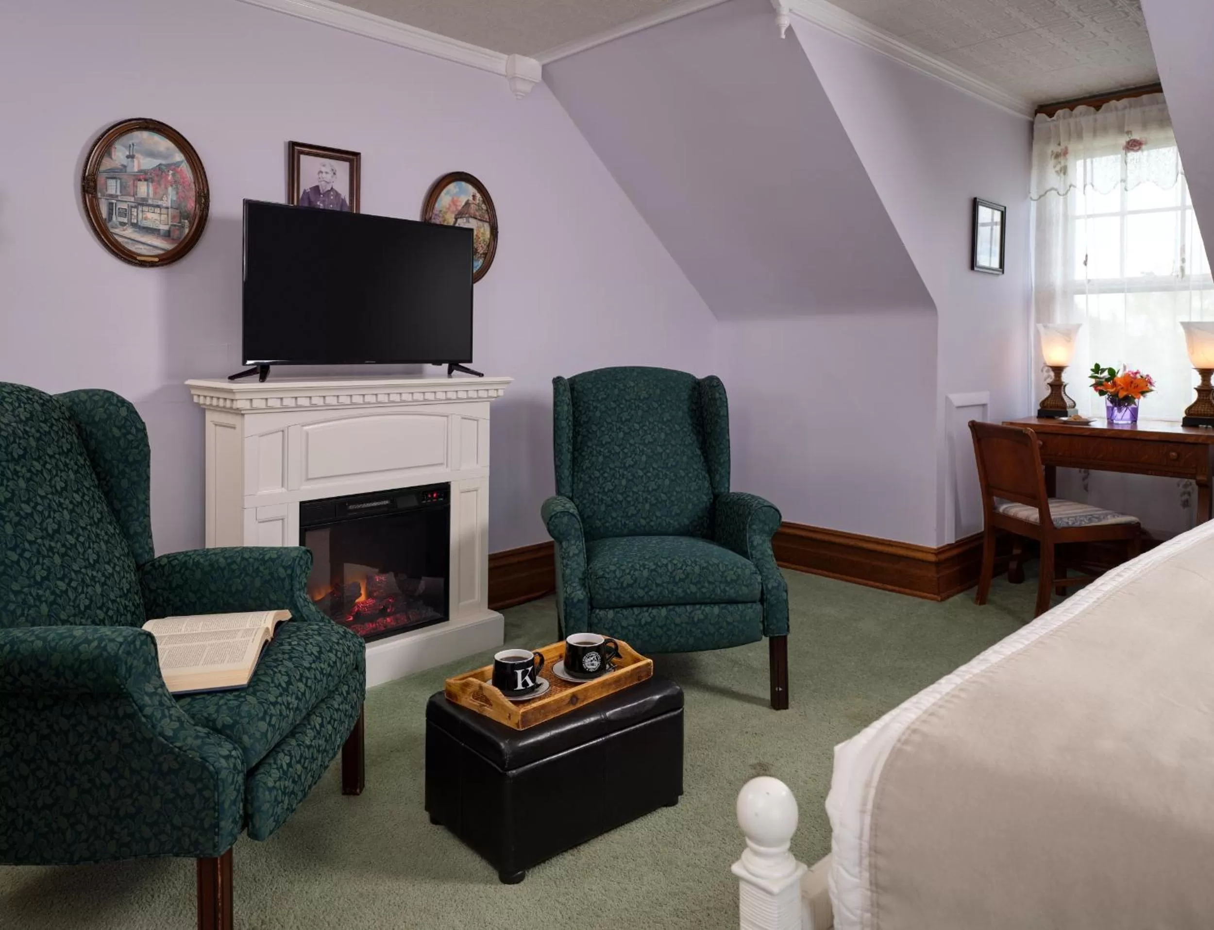 Seating area in Keystone Inn Bed and Breakfast