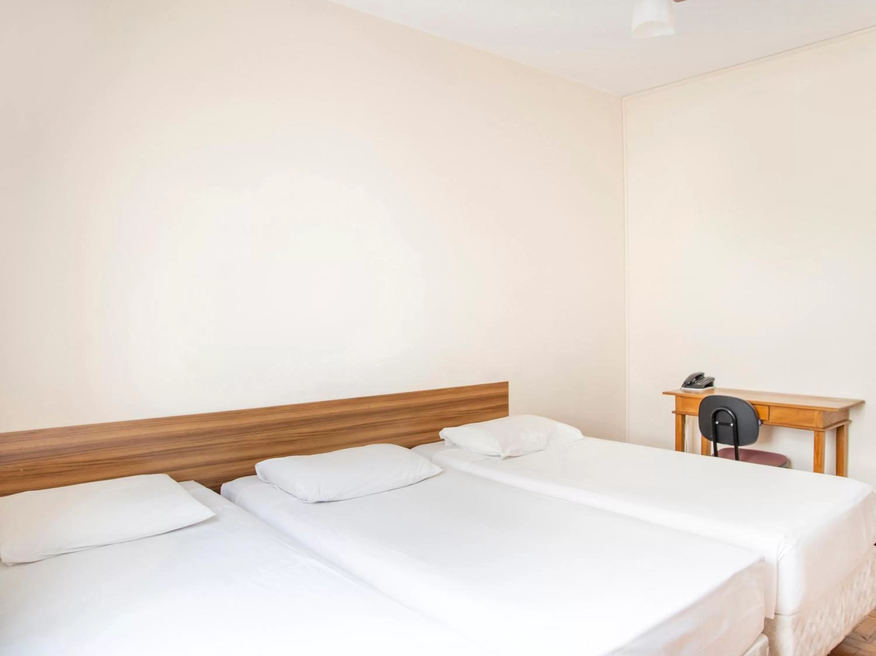 Bedroom, Bed in Libero Hotel