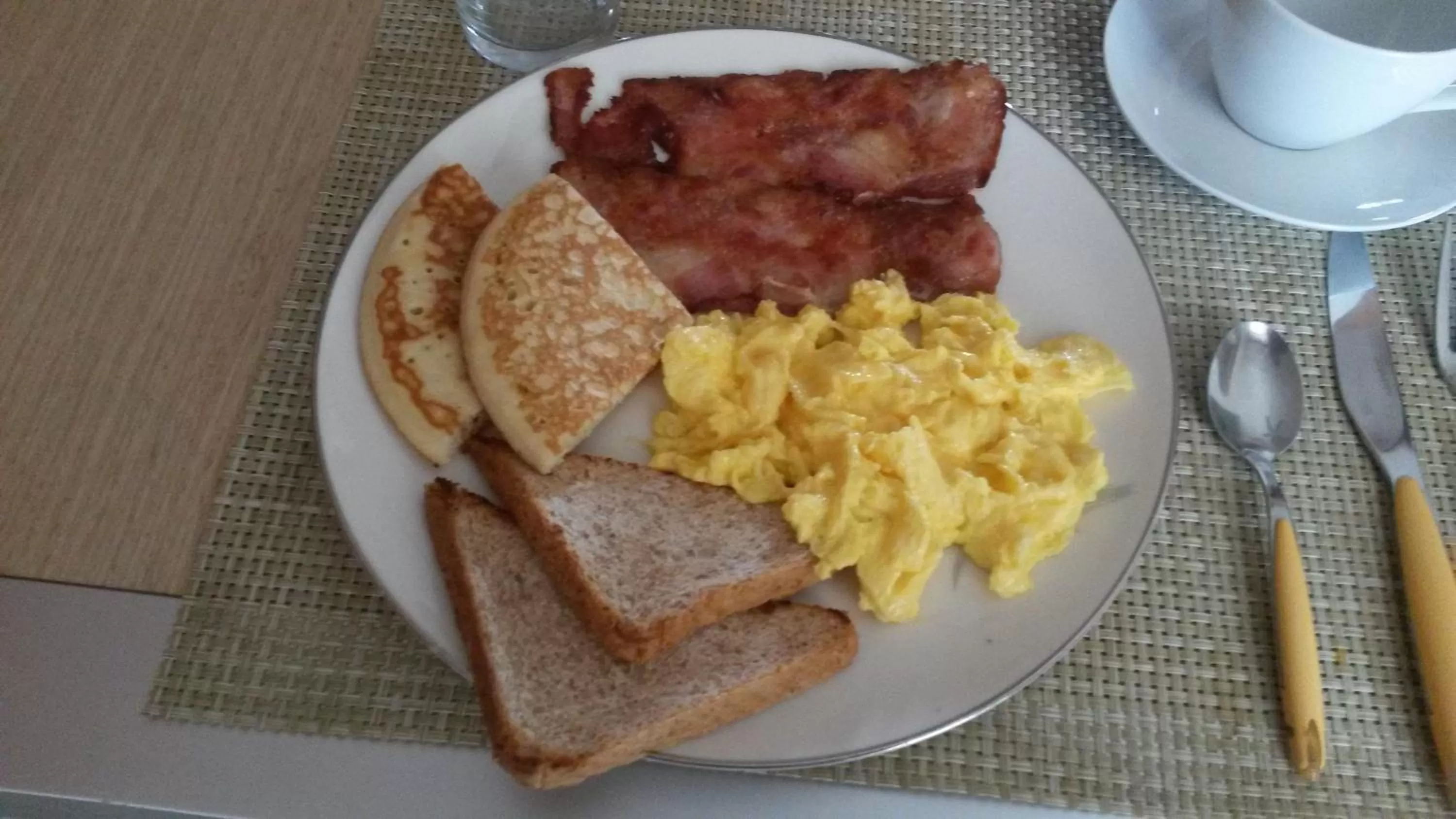 Continental breakfast in Nely y Pietro share apartment