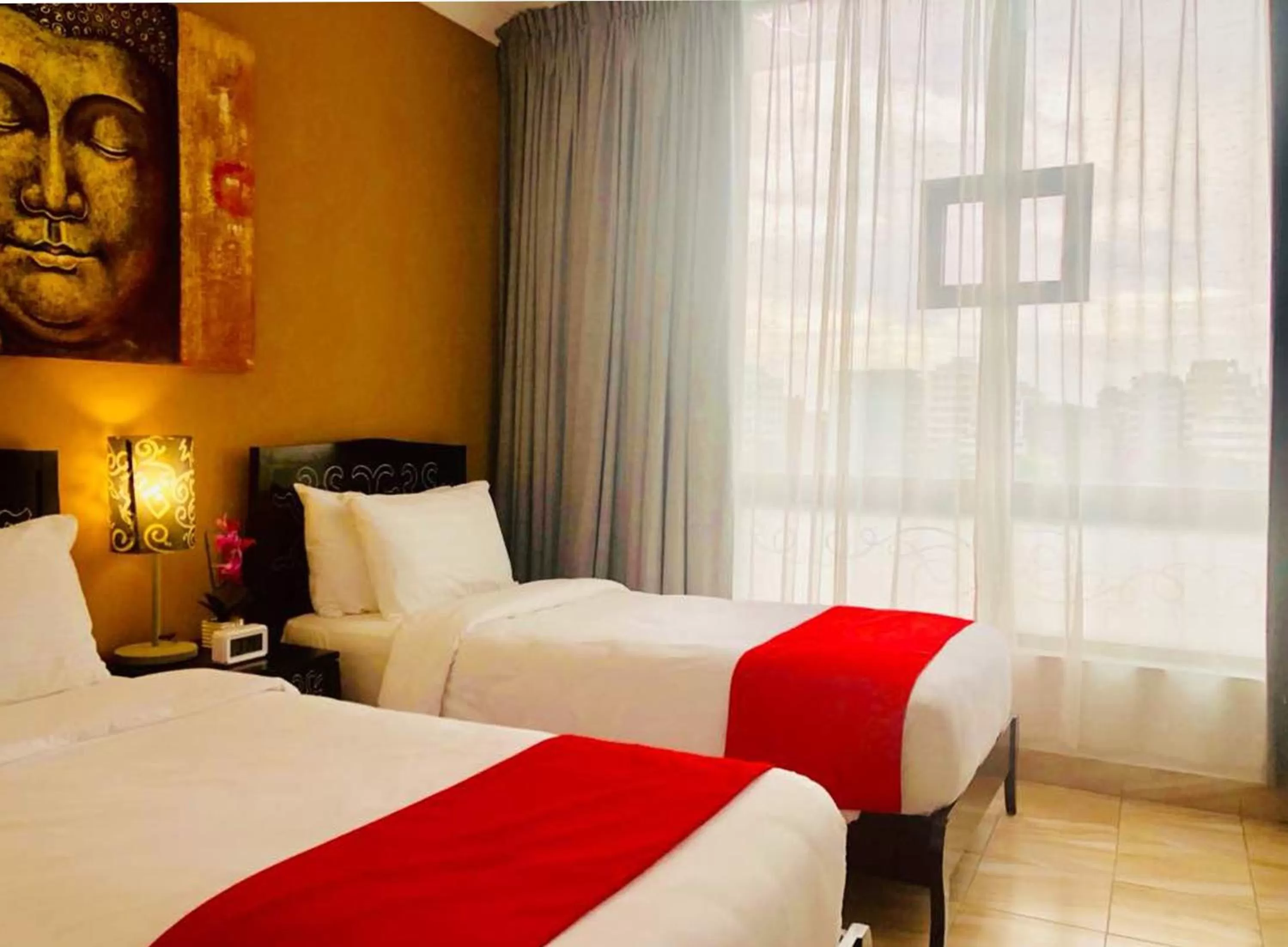 Standard Twin Room - Smoking in CBD Hotel