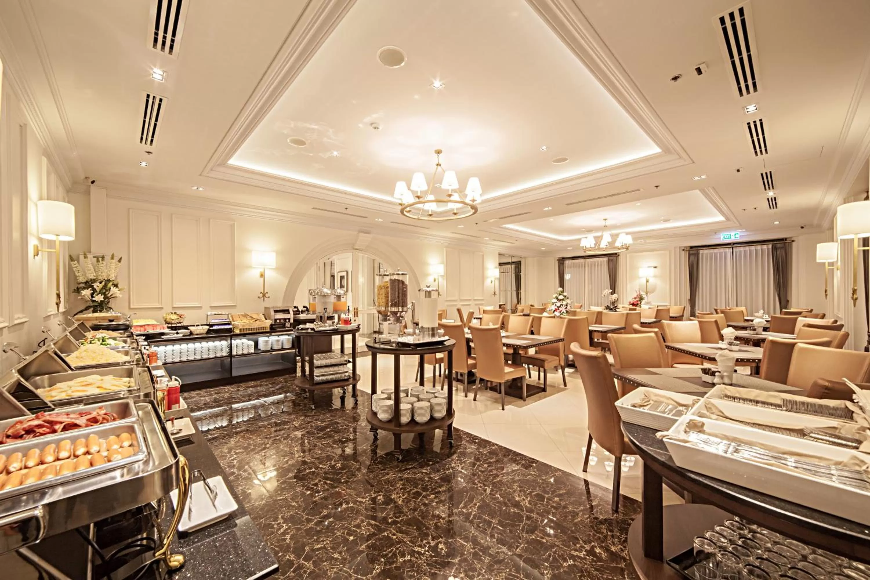 Restaurant/places to eat in SN Plus Hotel - SHA Plus