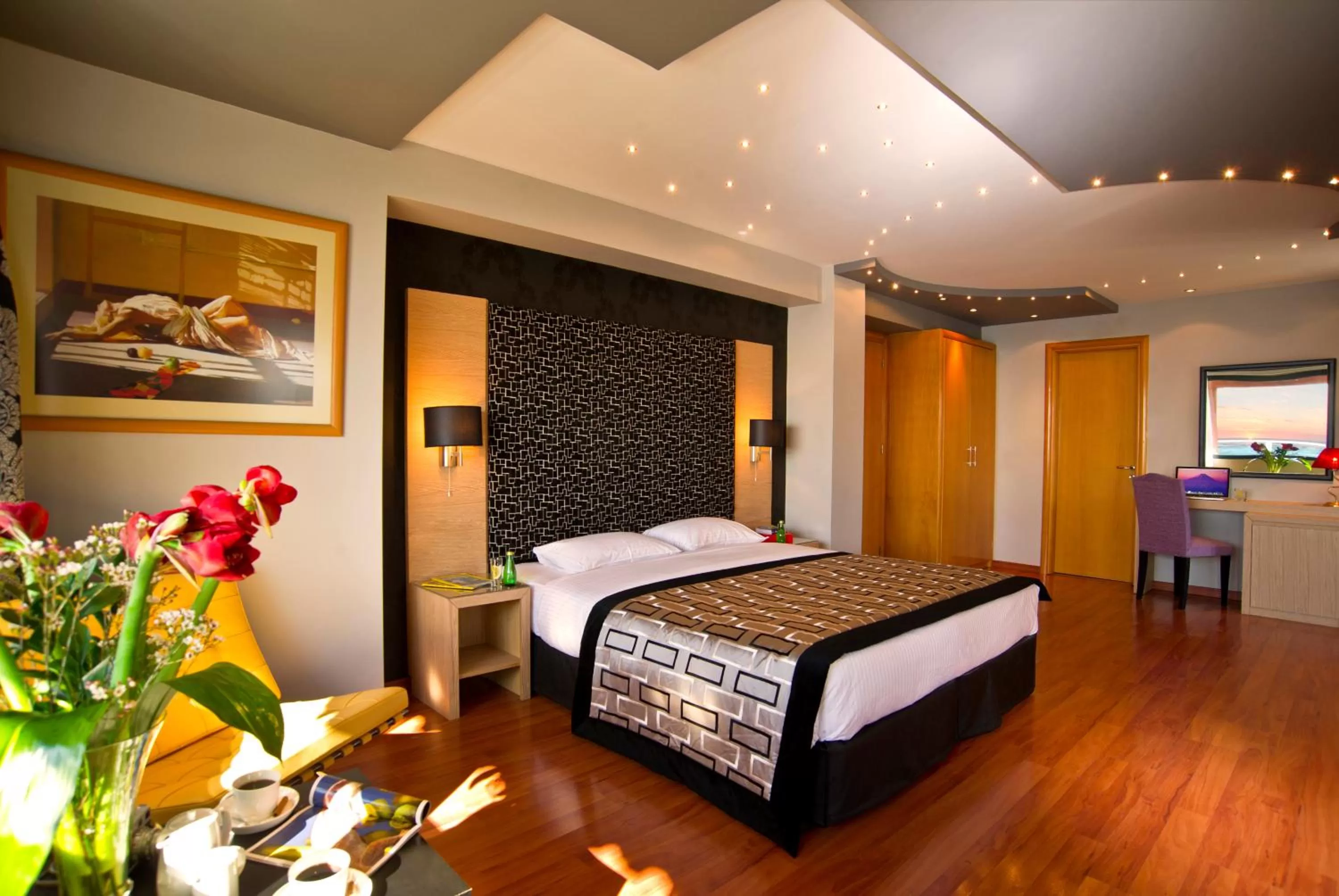 Bed in Nefeli Hotel Alimos