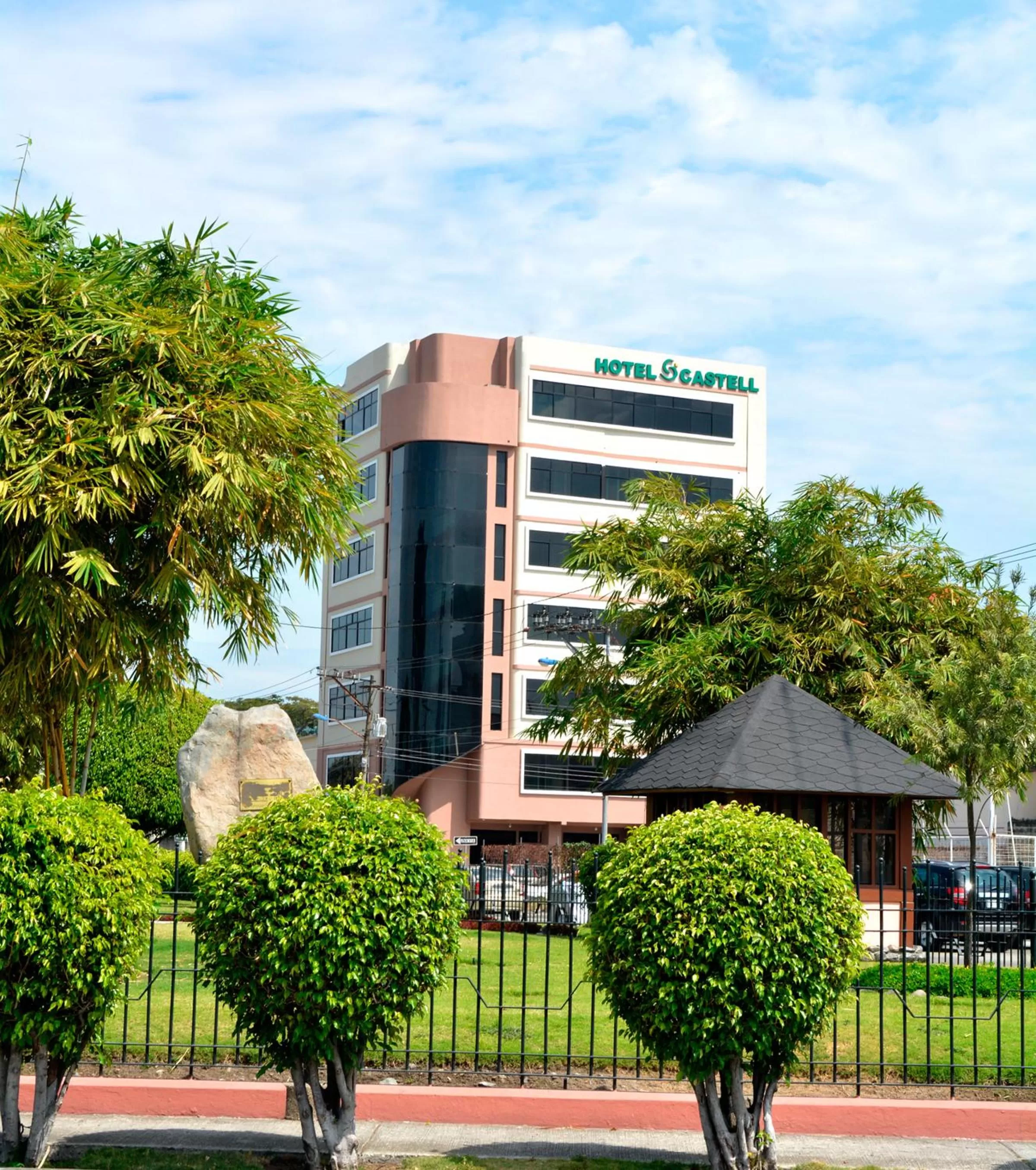 Facade/entrance, Property Building in Hotel Castell
