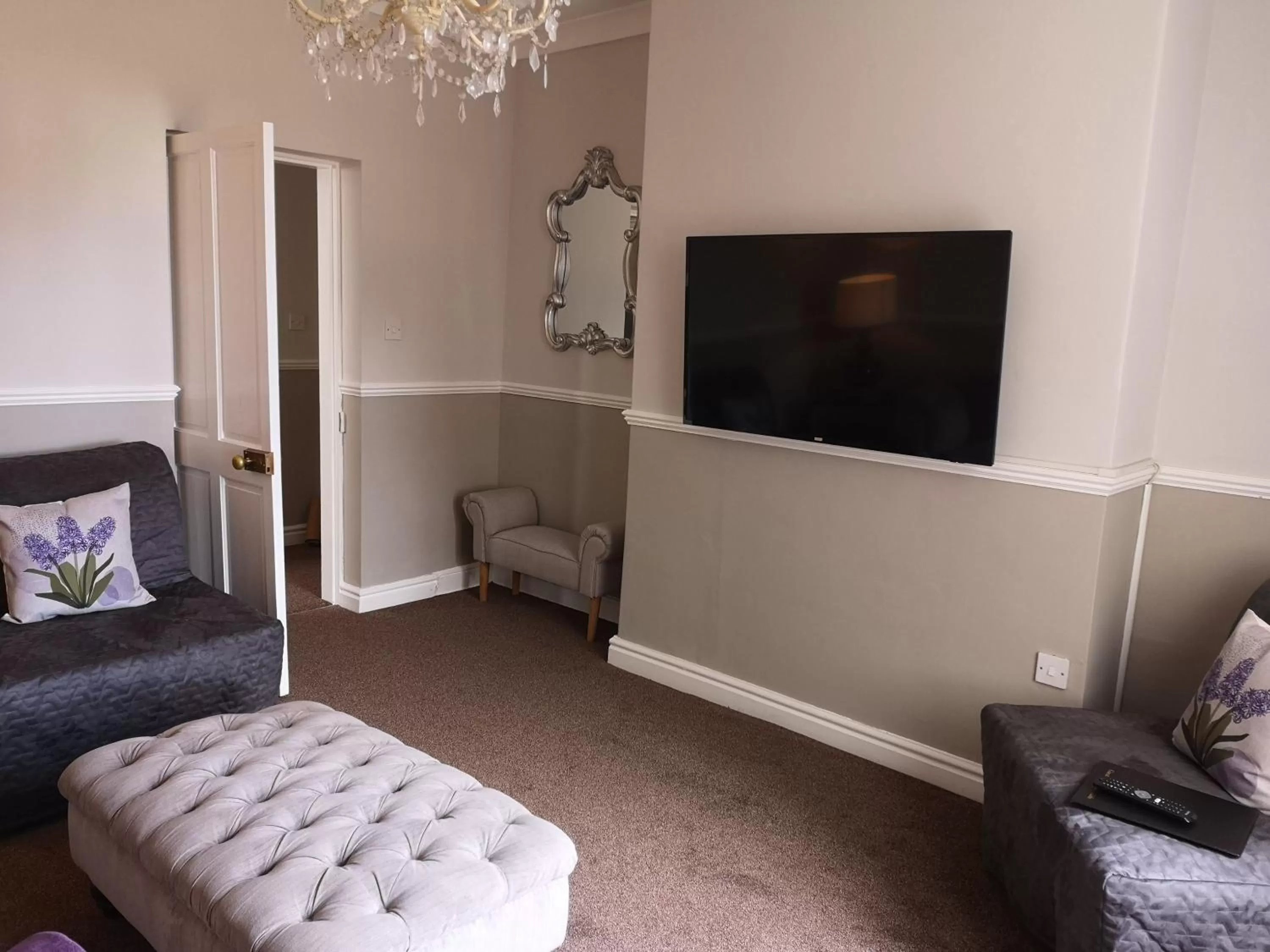 TV and multimedia in Goodramgate Apartments