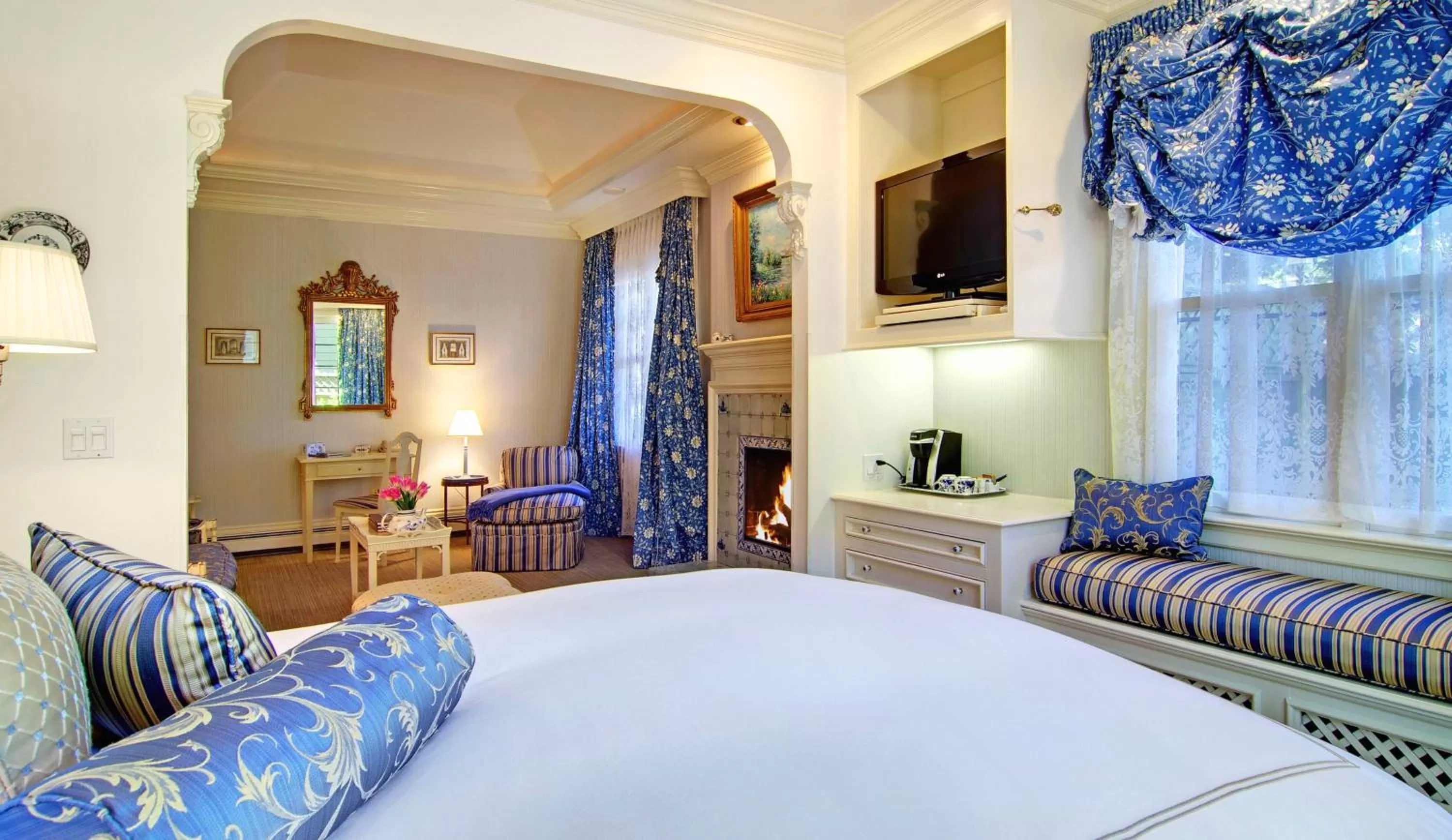 Photo of the whole room, Bed in Inn at Depot Hill