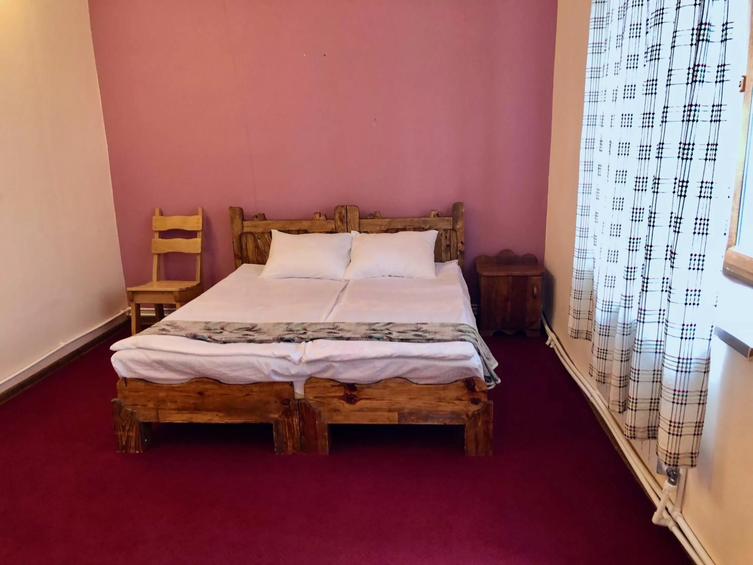 Bed in Dil Hill by Sam