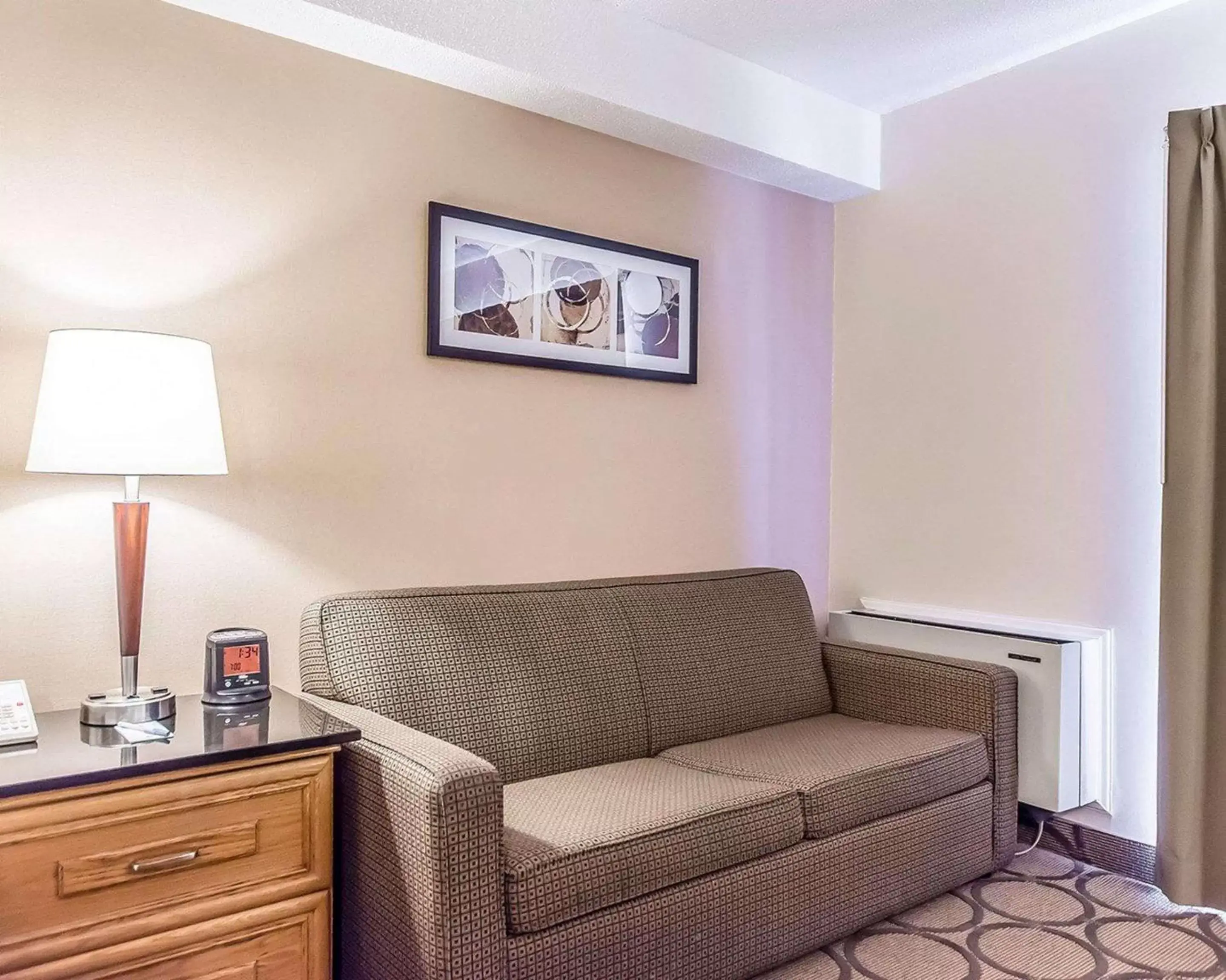 Standard Queen Room with Sofa Bed - Second Floor in Comfort Inn Riviere-du-Loup Standard Queen Room with Sofa Bed - Second Floor in Comfort Inn Riviere-du-Loup