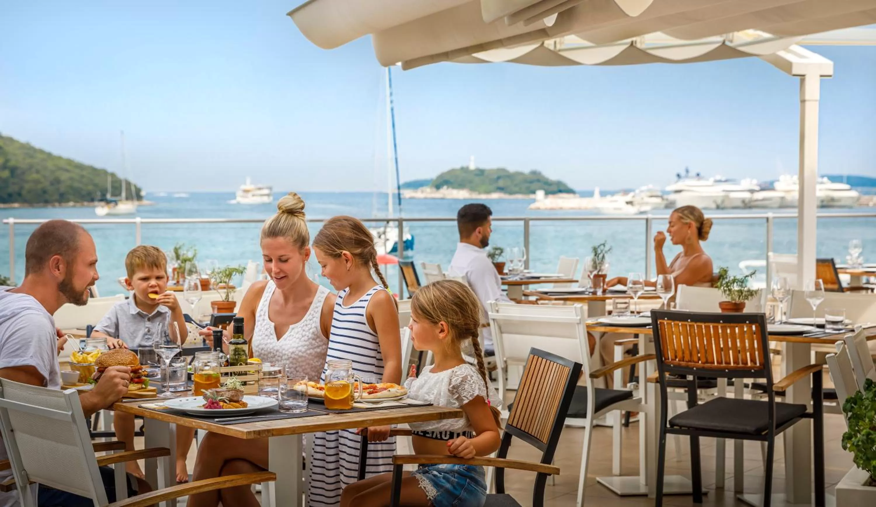 Restaurant/places to eat in Maistra Select Pineta Hotel