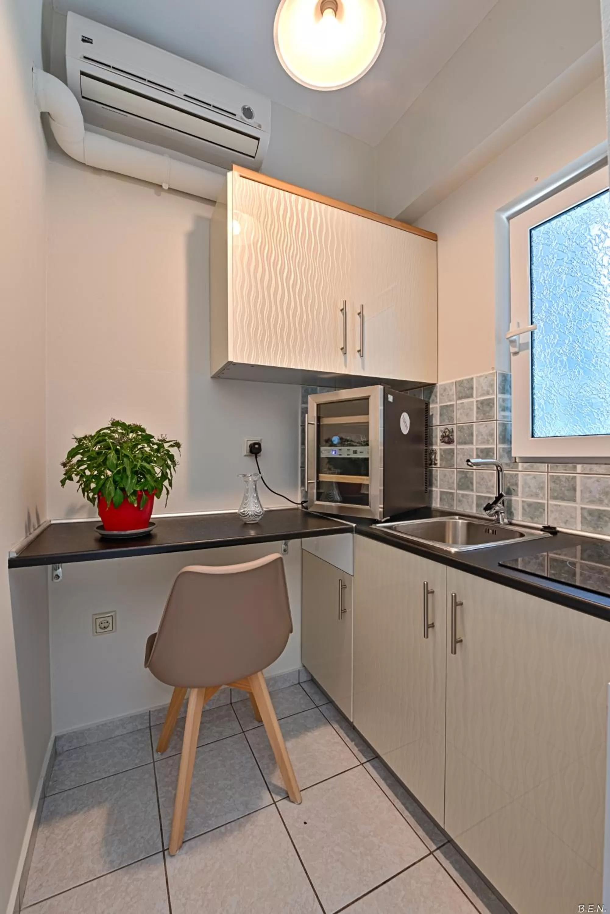 Kitchen or kitchenette in Alexia's Apartments