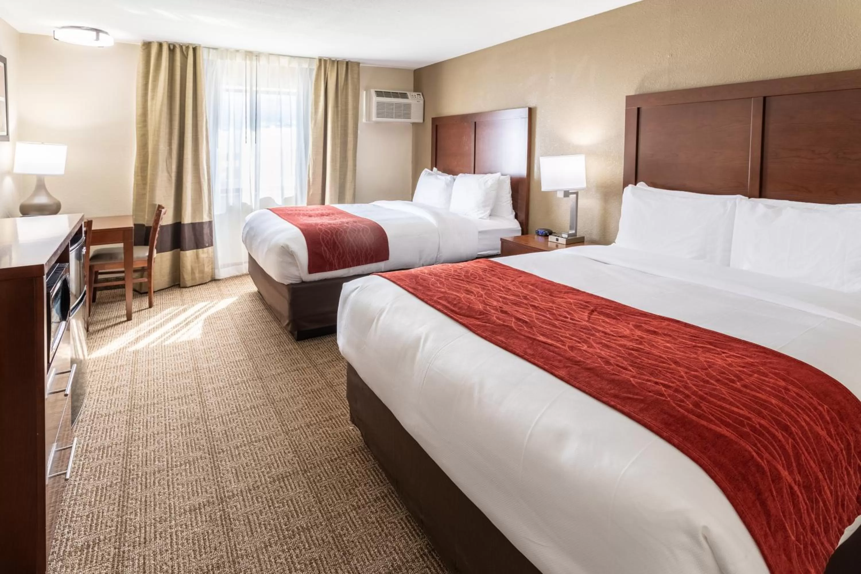 Bedroom, Bed in Comfort Inn Waukesha - Milwaukee West