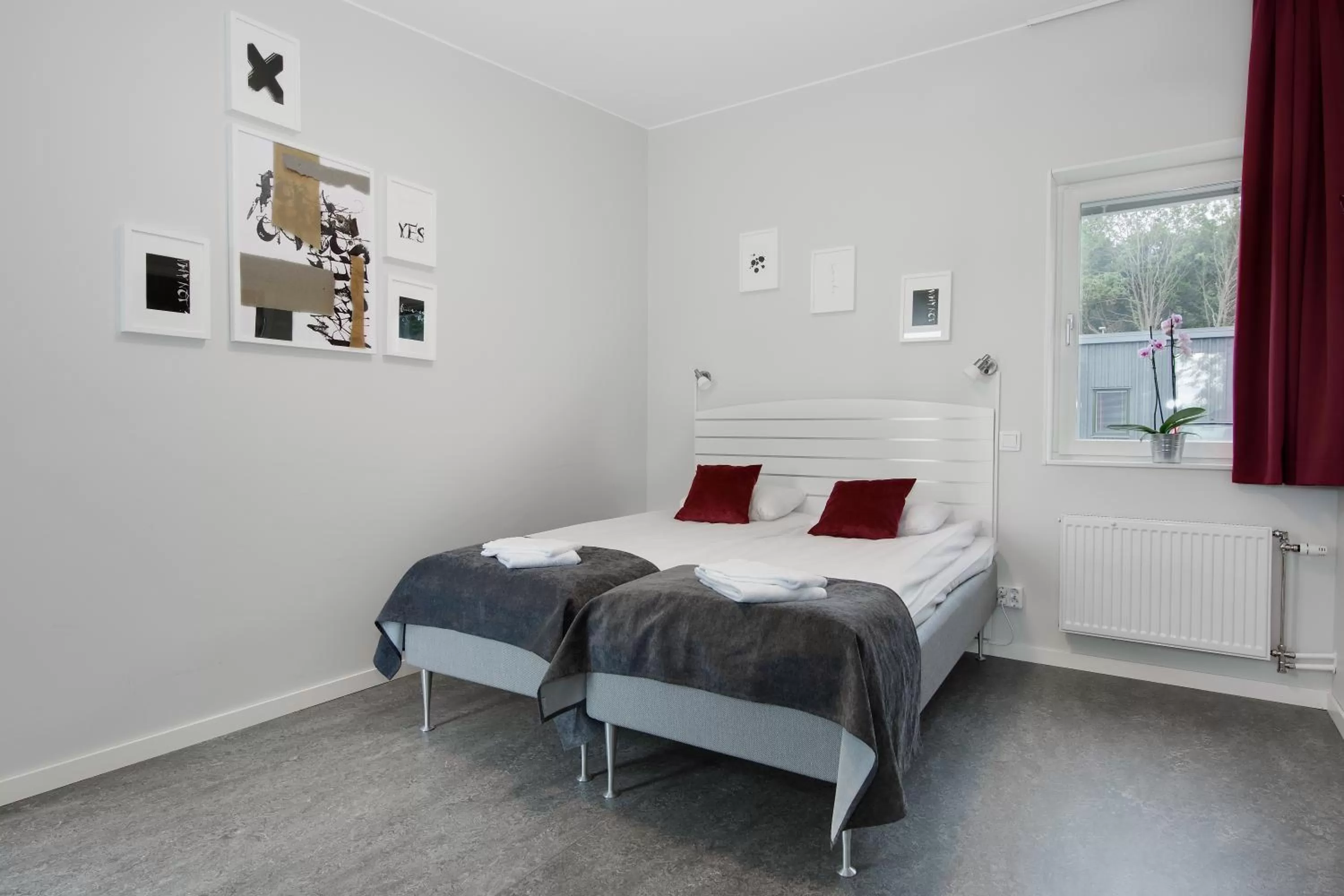 Photo of the whole room, Bed in Hotell Eken Mölndal