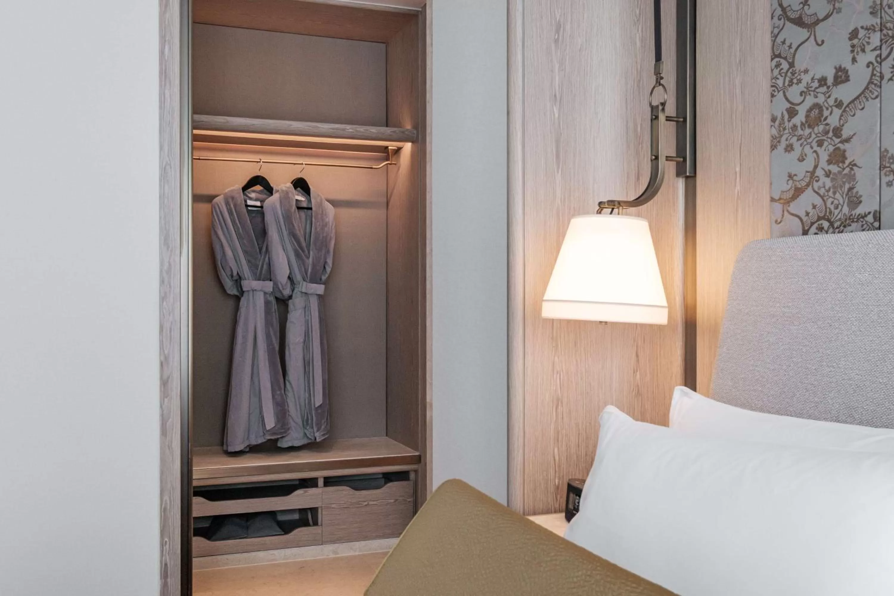 Bed in Waldorf Astoria Bangkok