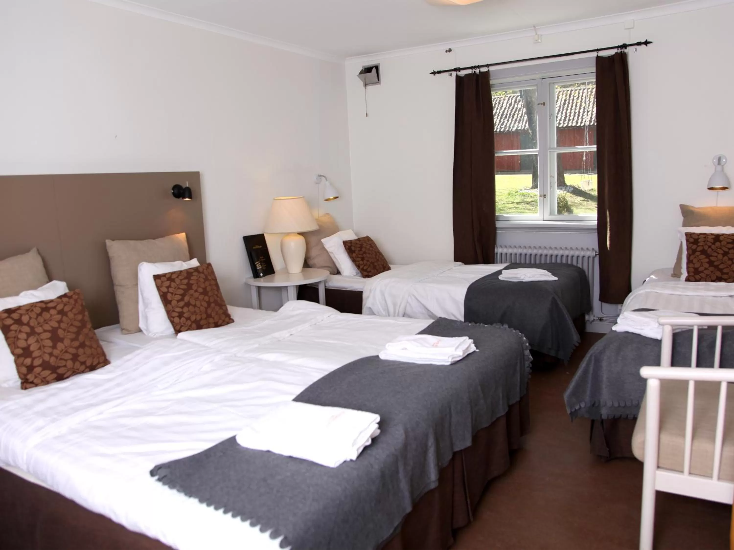 Family, Bed in Gripsholms BnB