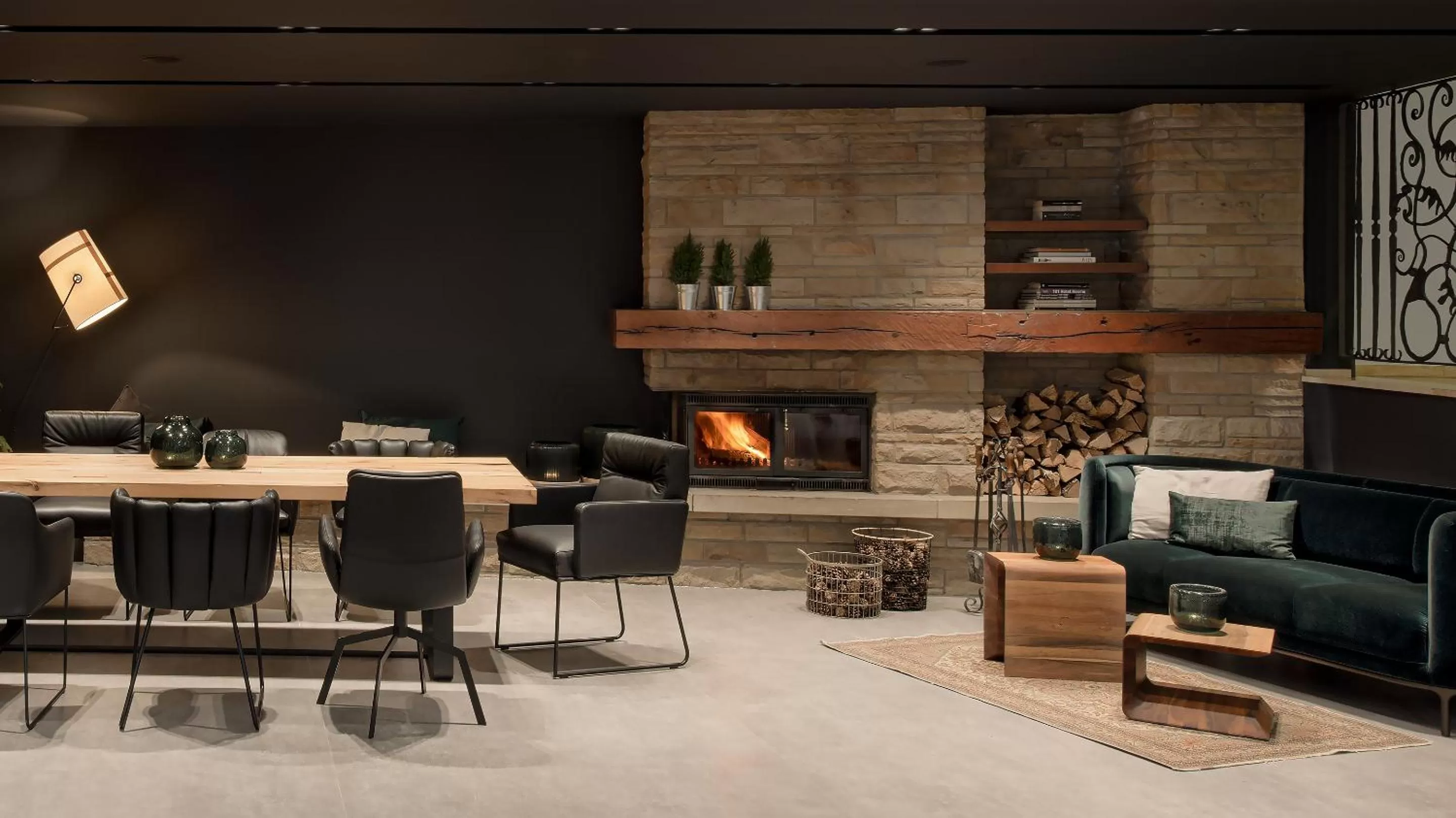 Lobby or reception in Hotel VierJahreszeiten am Seilersee