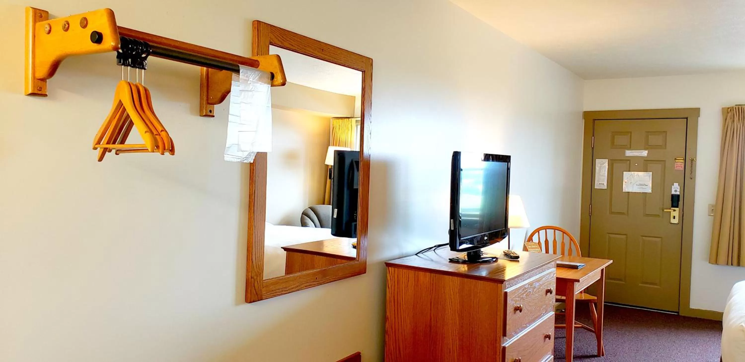 TV and multimedia in Berlin Heritage Inn