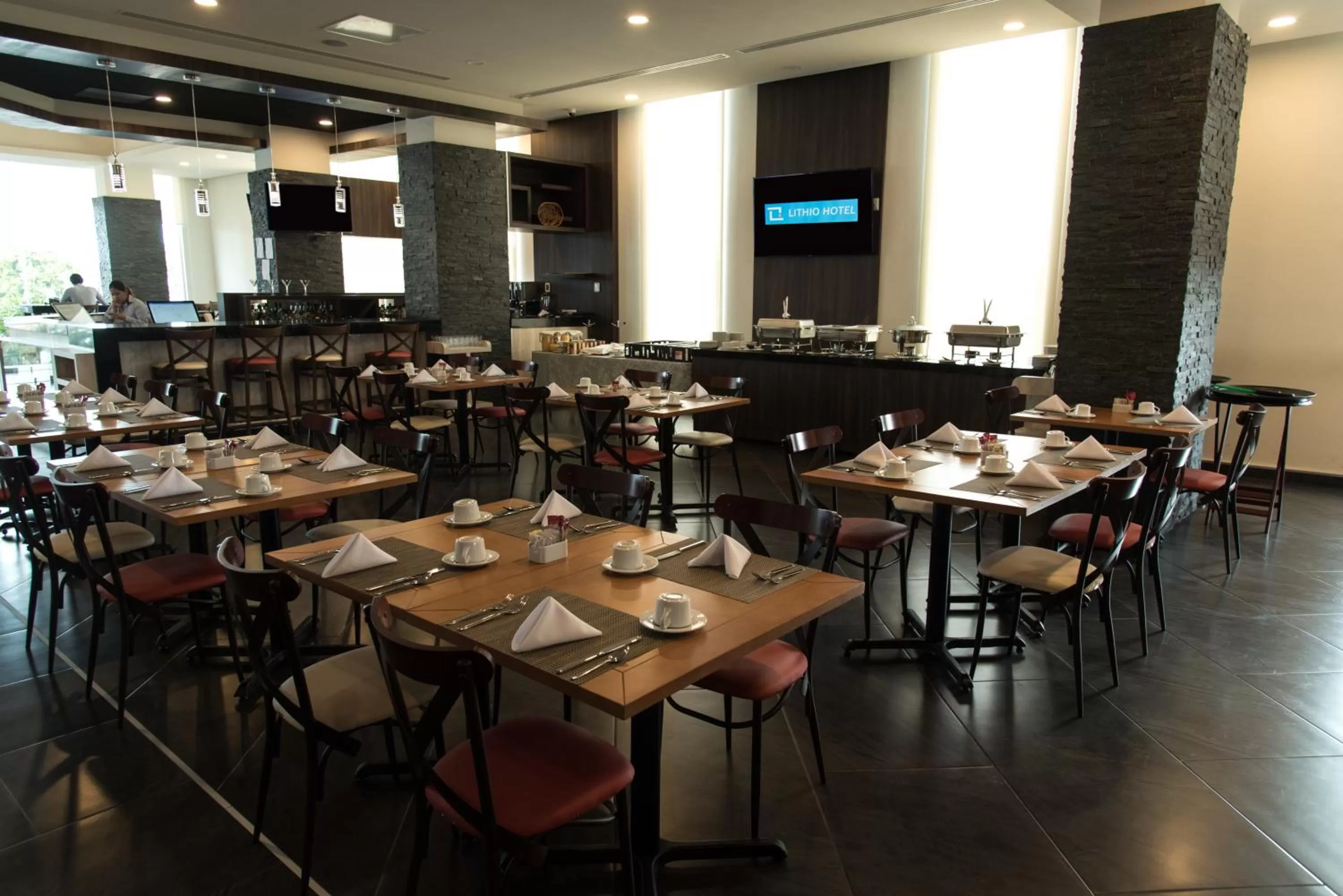 Restaurant/places to eat in Lithio Hotel