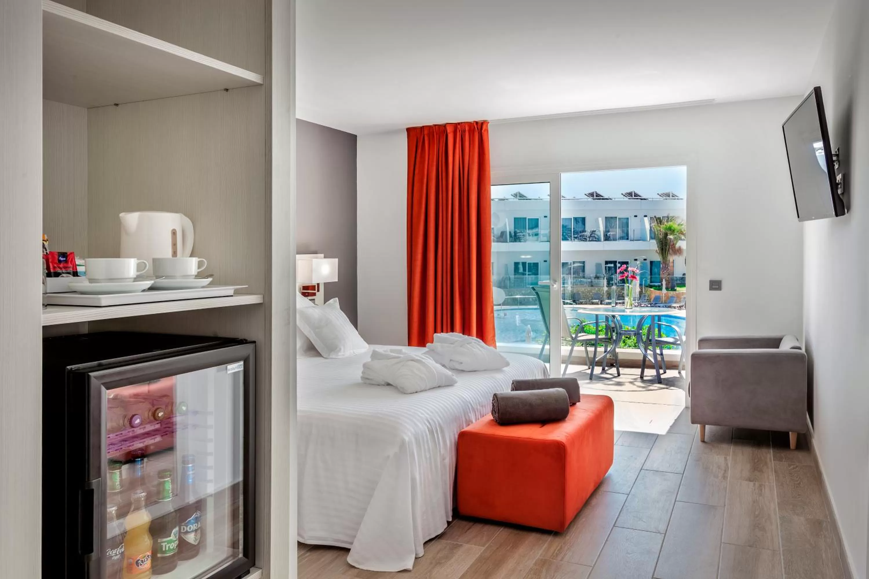 Photo of the whole room, Bed in Barceló Corralejo Sands