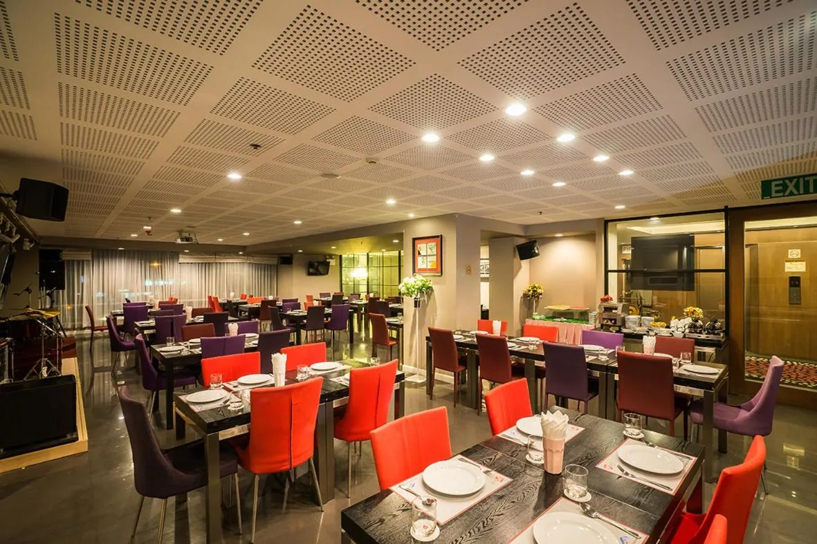 Restaurant/places to eat in Beyond Suite