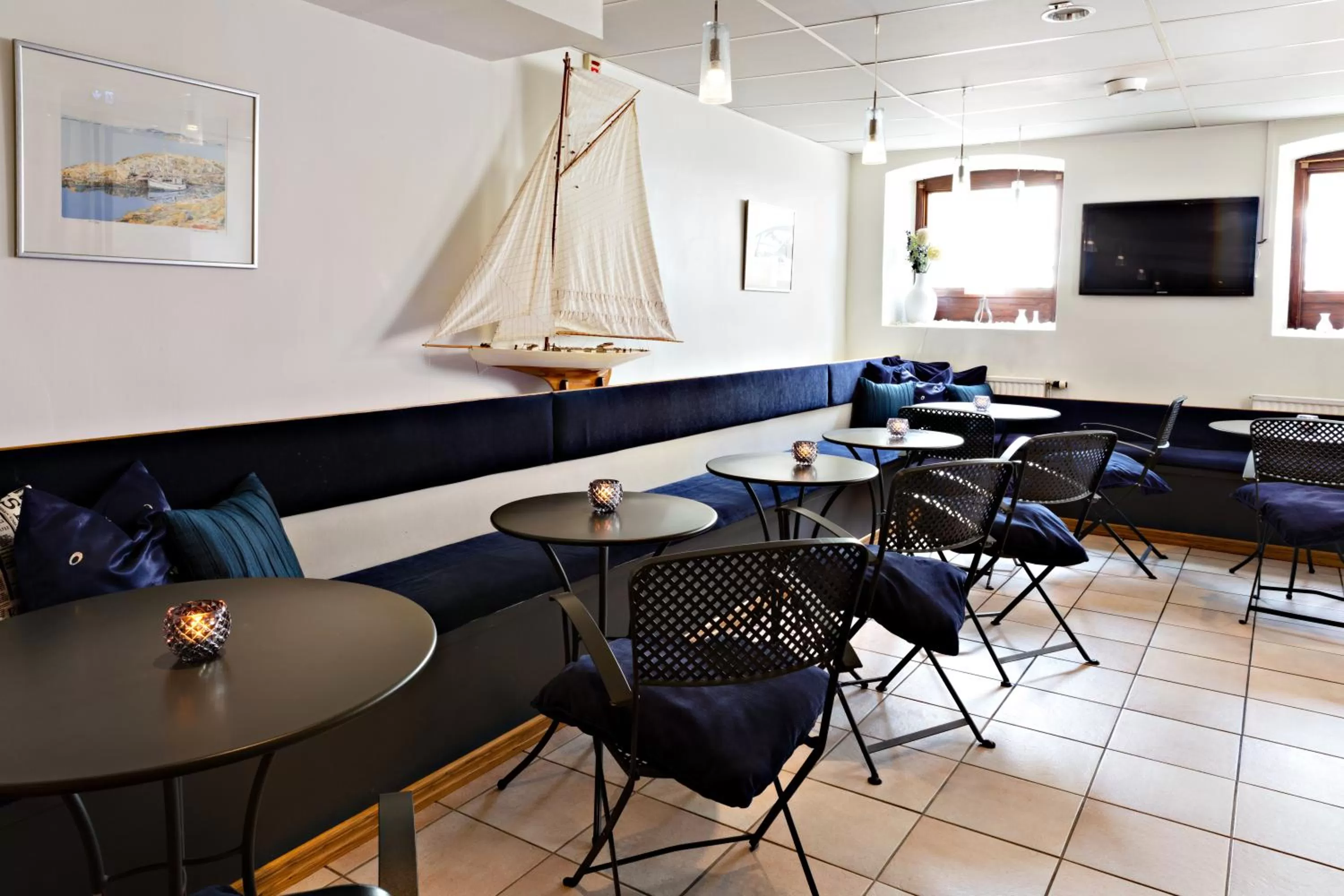 Restaurant/places to eat in Center Hotel - Sure Hotel by Best Western