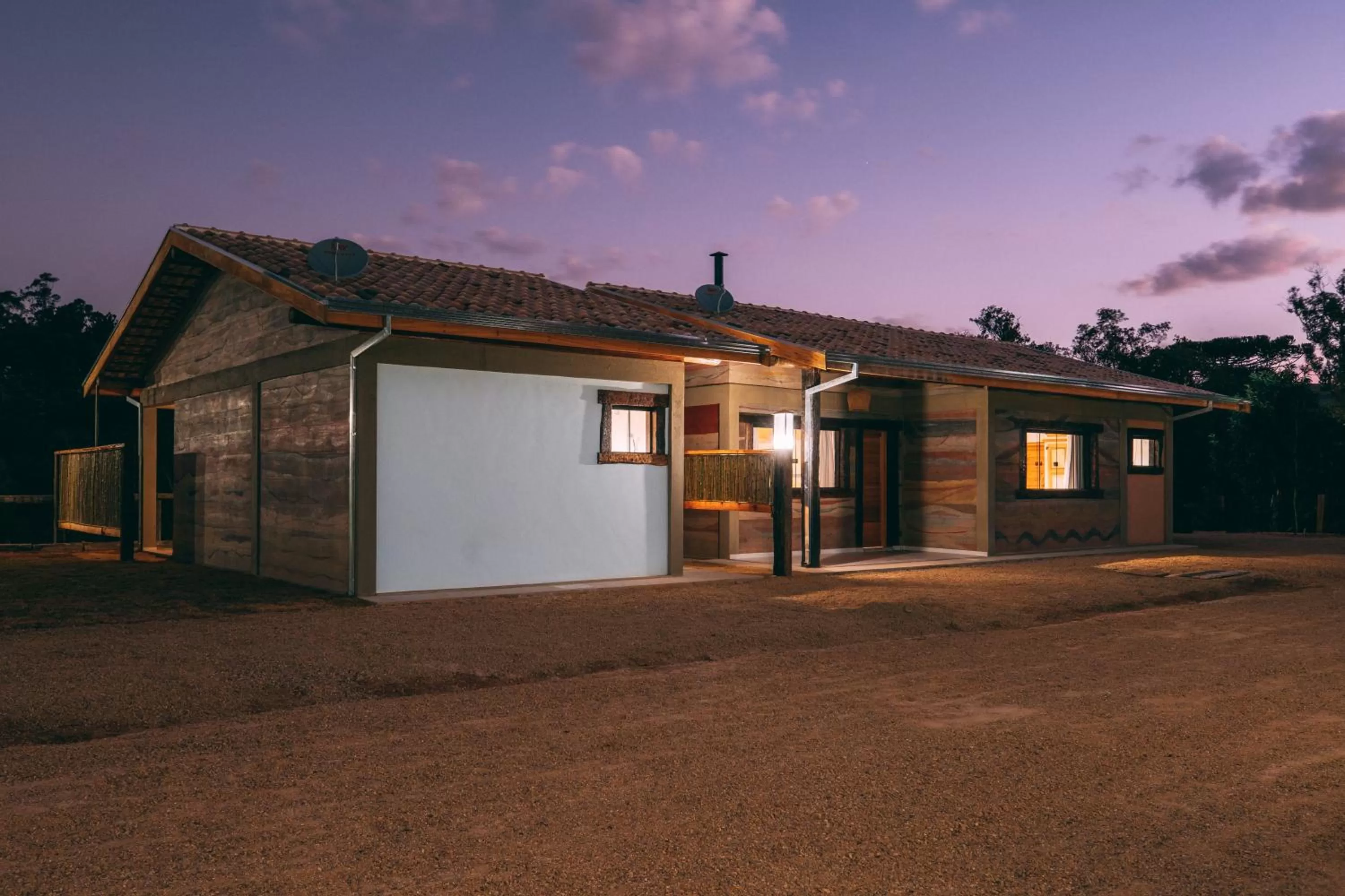 Facade/entrance, Property Building in Pousada Trem Chic