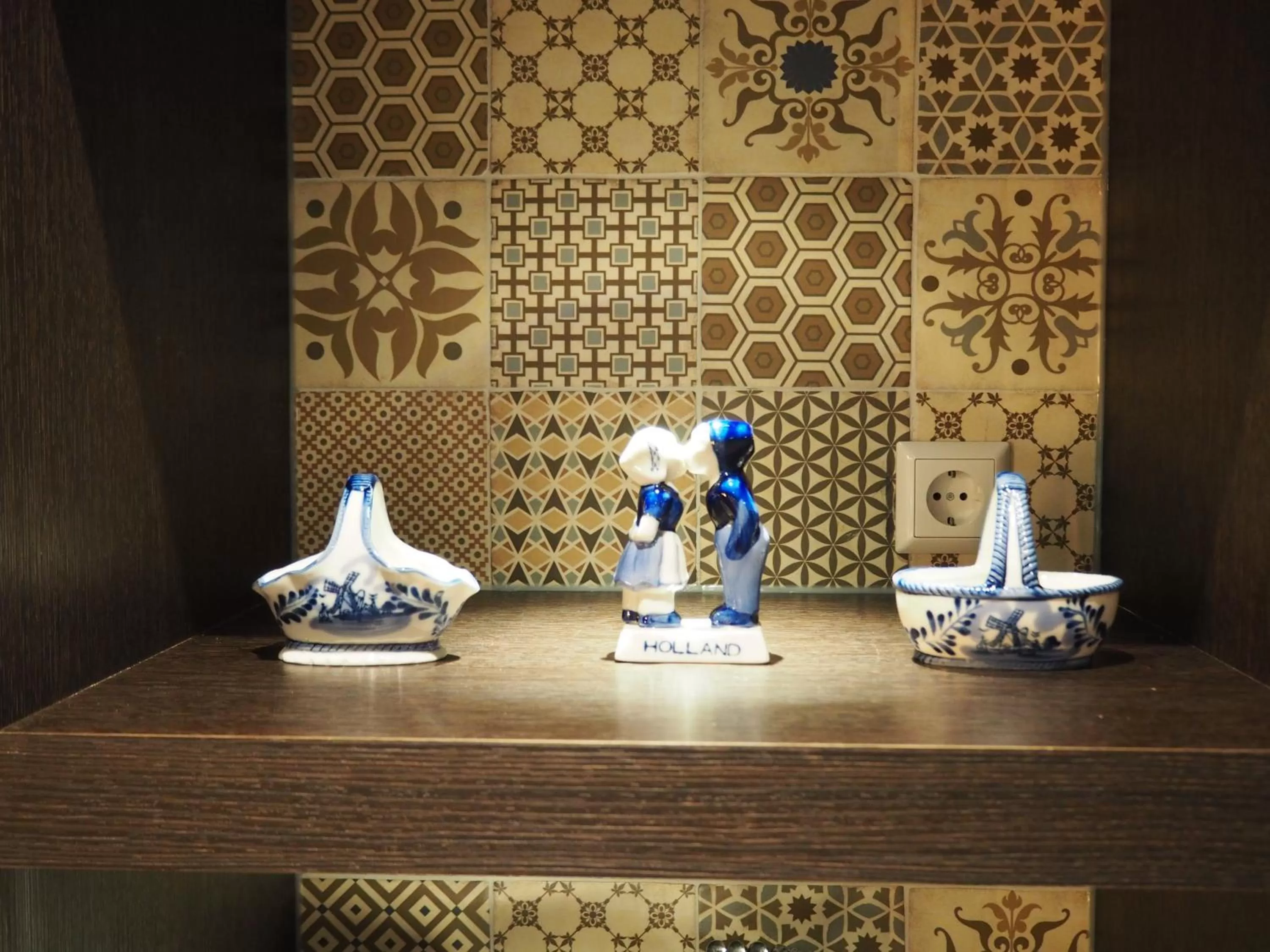 Decorative detail in Blossoms City Hotel