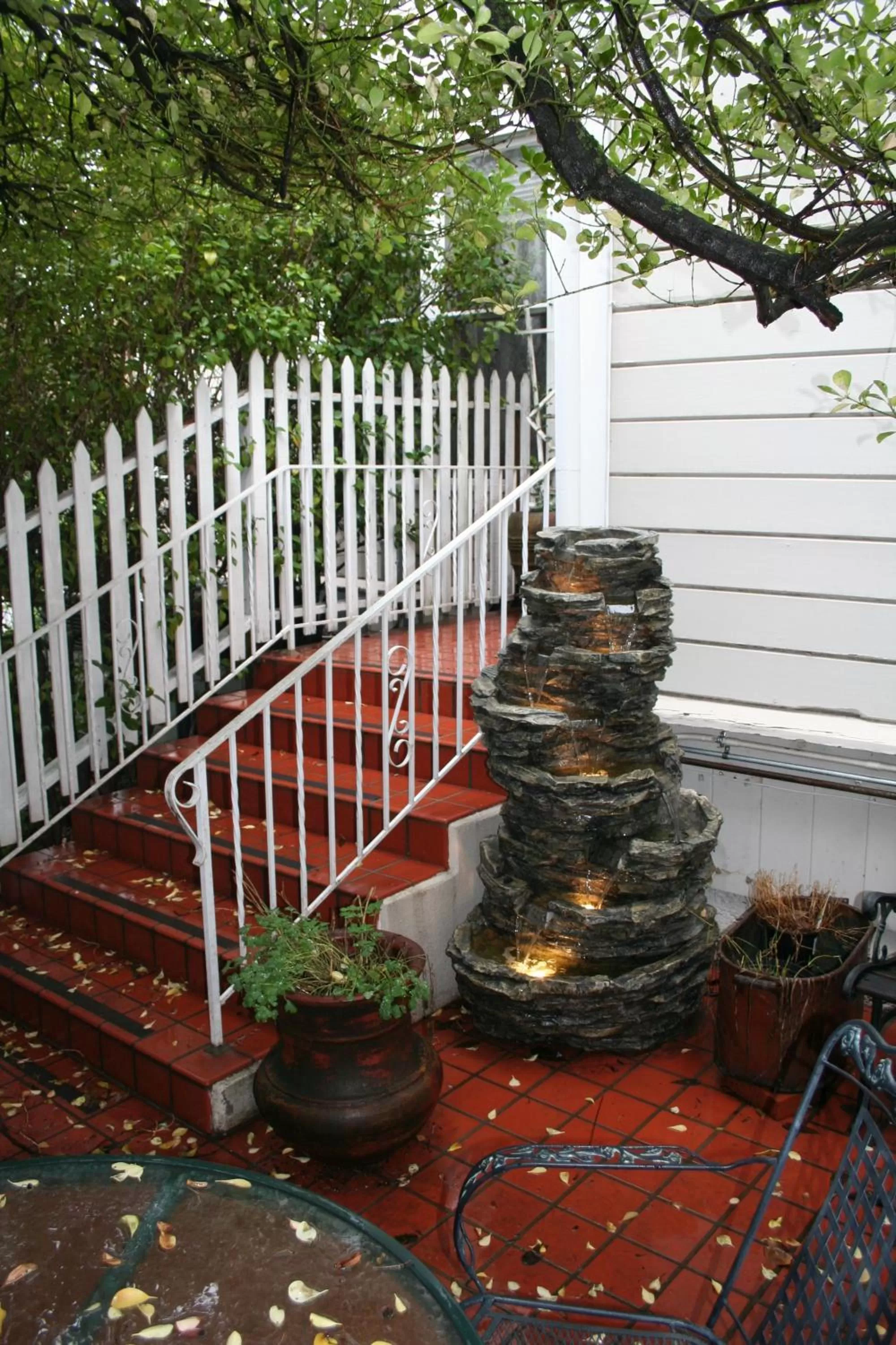 Patio in Bradford Place Inn (California)