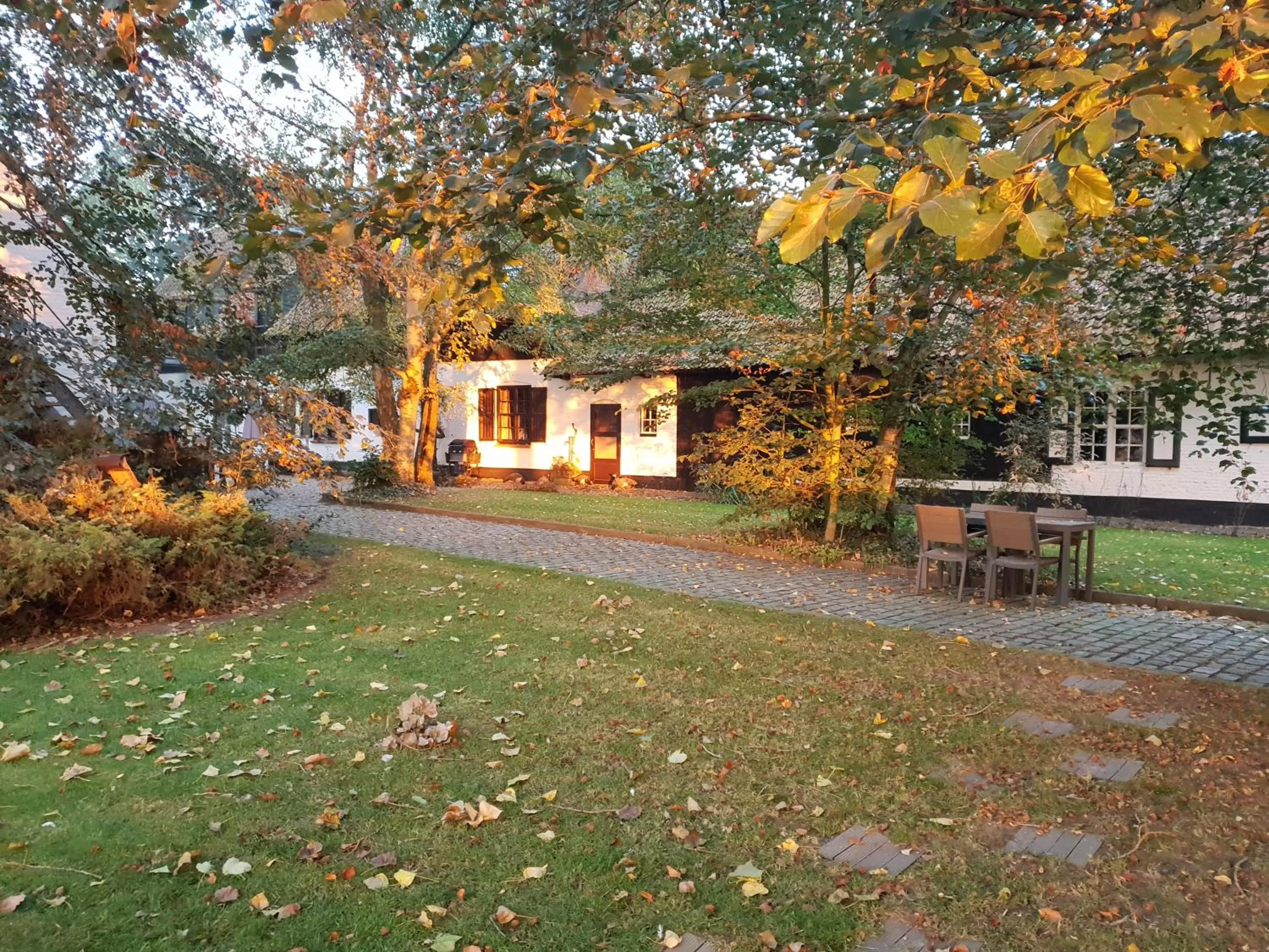 Garden, Property Building in Hotel Landhuis 't Wilgenerf