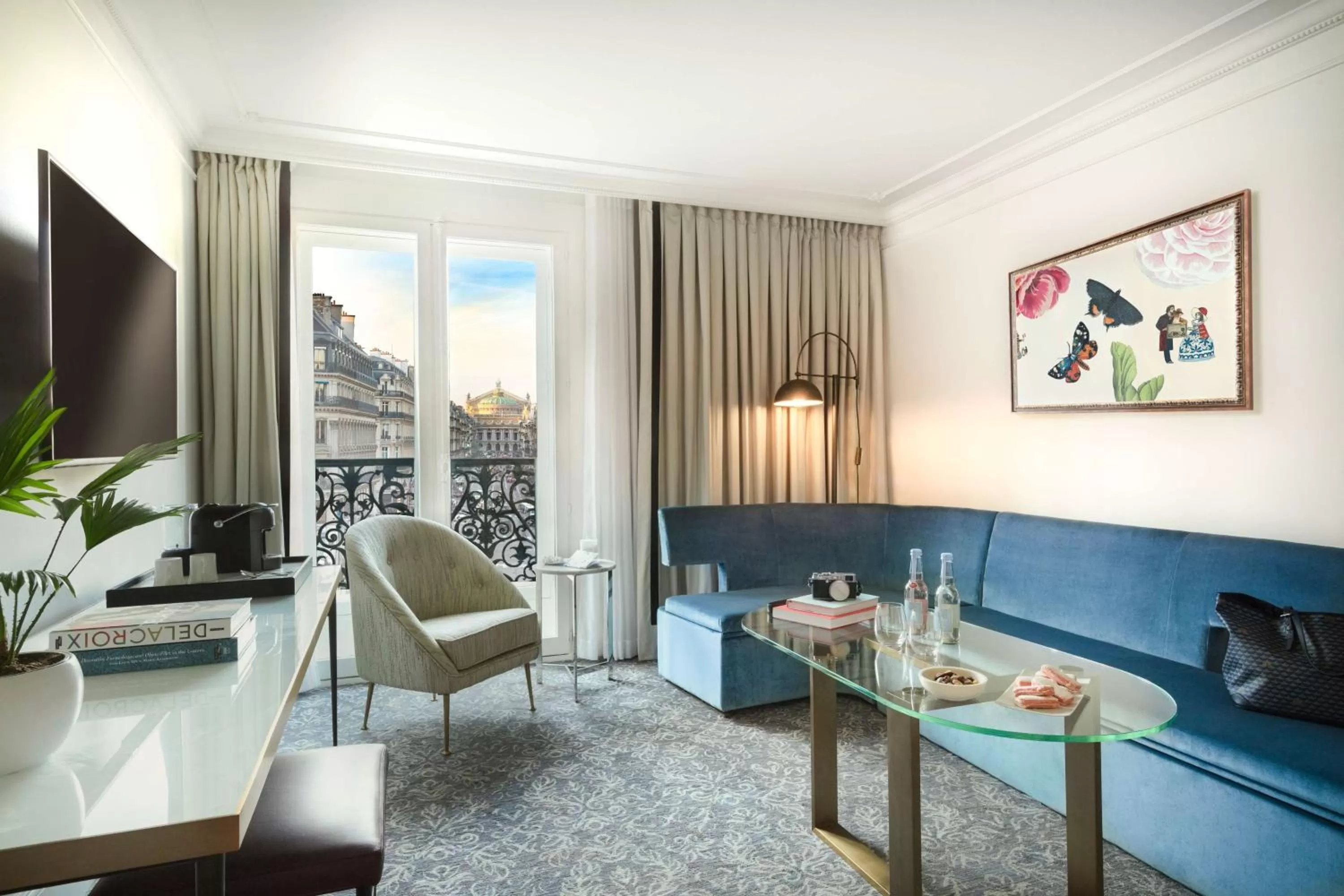 Photo of the whole room in Hôtel du Louvre, in The Unbound Collection by Hyatt