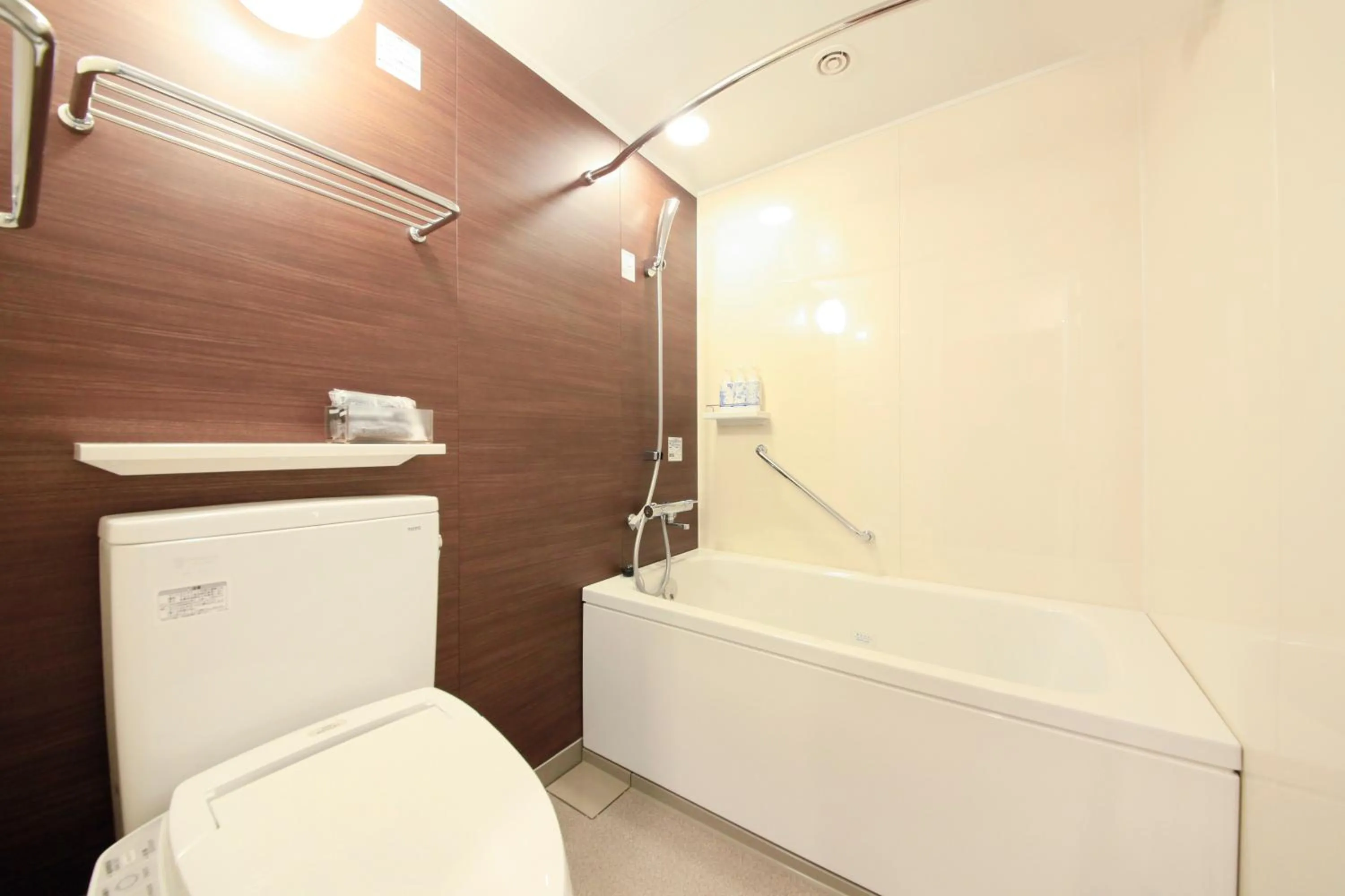 Toilet in Vessel Hotel Campana Kyoto Gojo