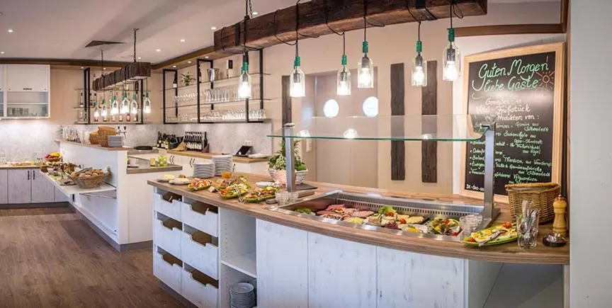 Food and drinks in BE BIO Hotel be active - Nähe historischer Hafen