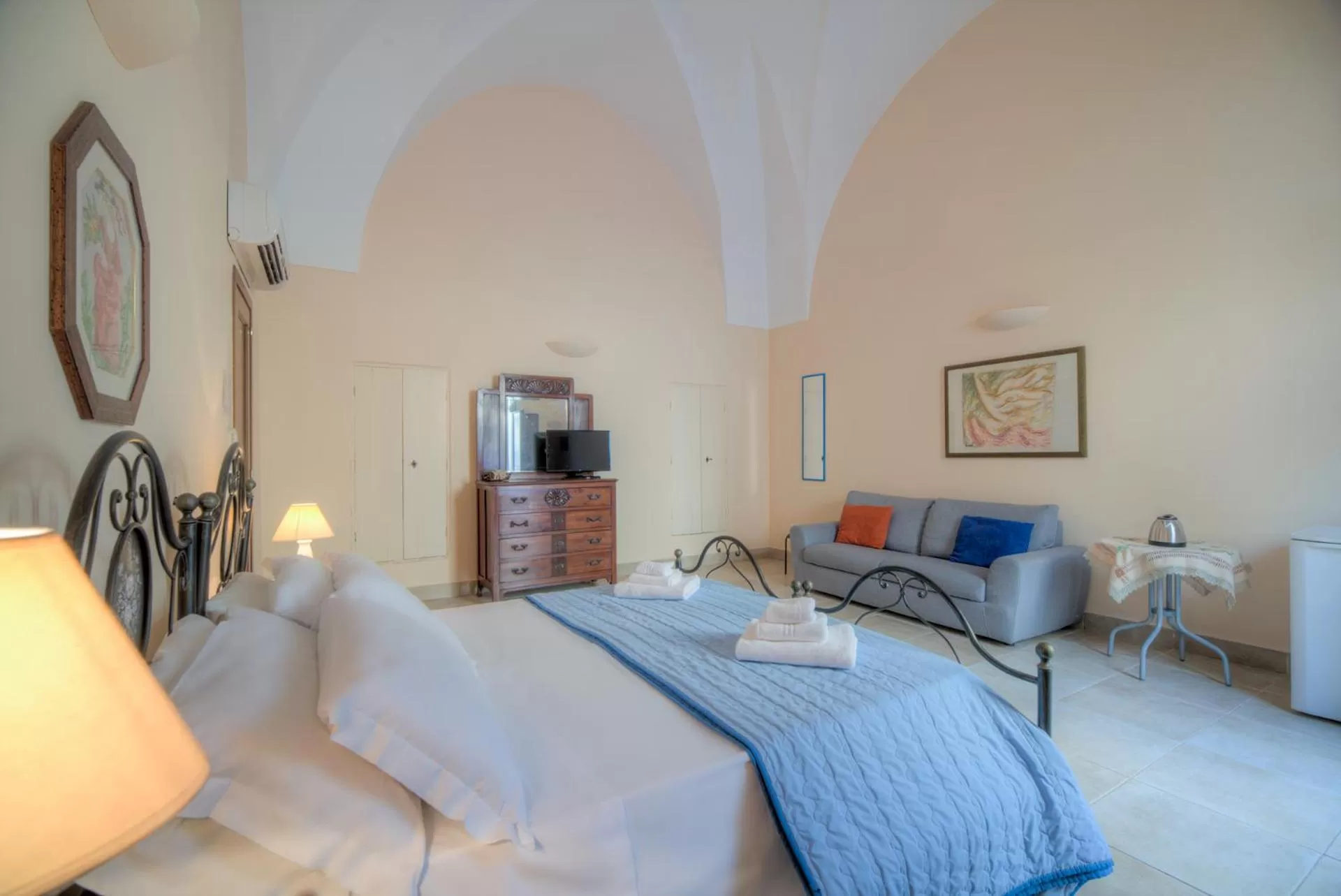 Bedroom in Lu Caffa by Typney