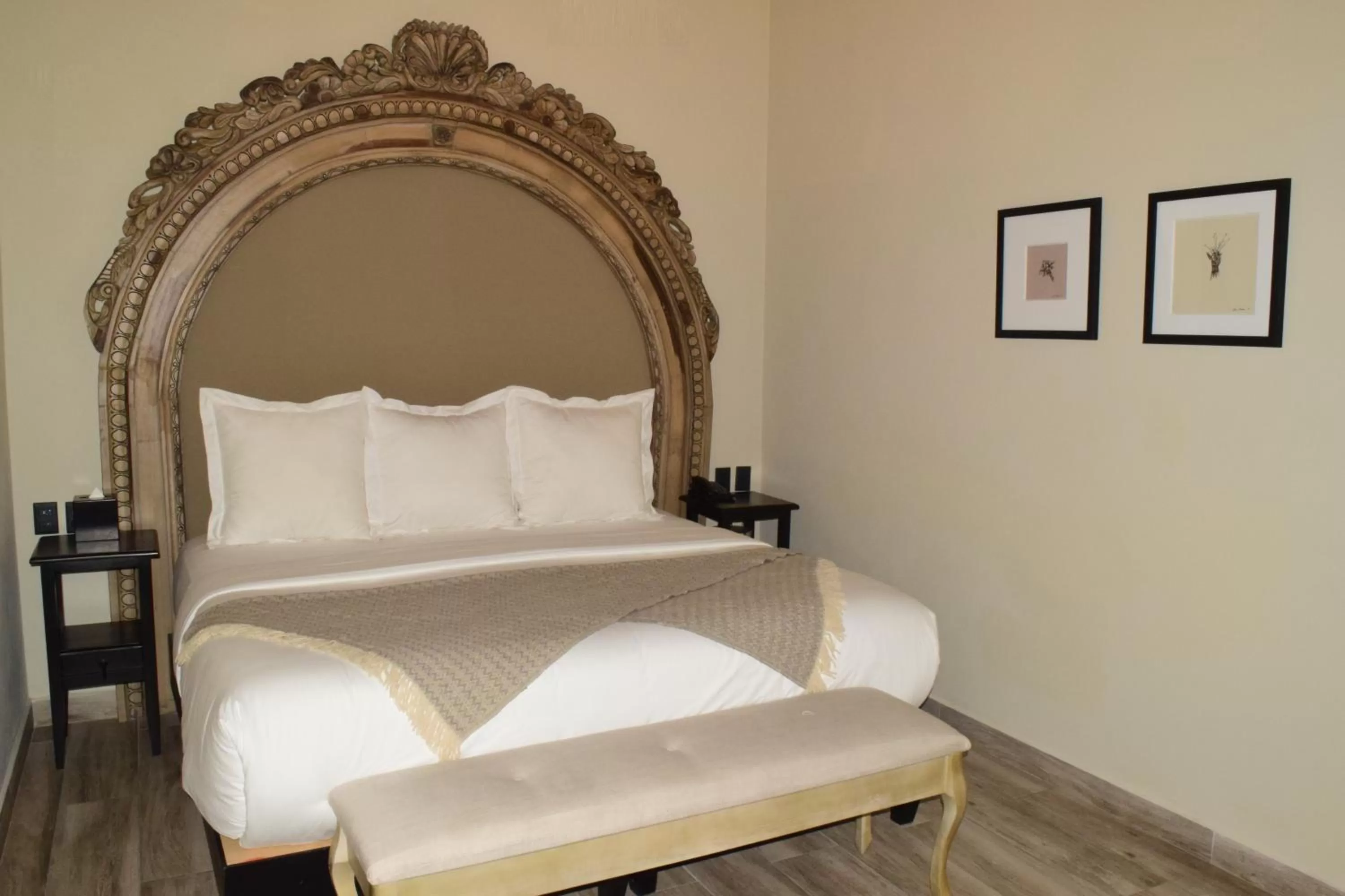 Bed in Hotel Bouquet (Adults Only)