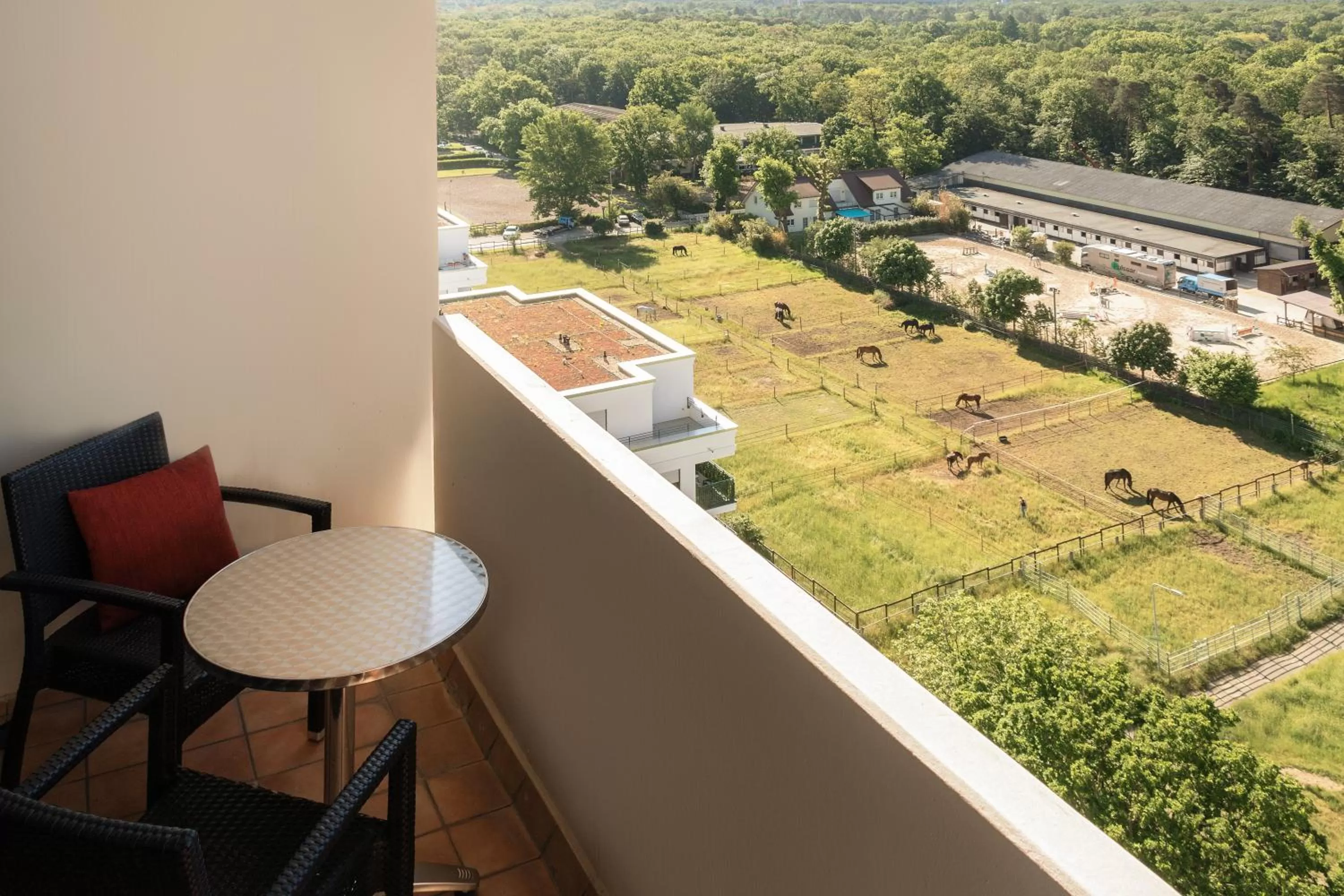 Photo of the whole room in Crowne Plaza Frankfurt Congress Hotel by IHG